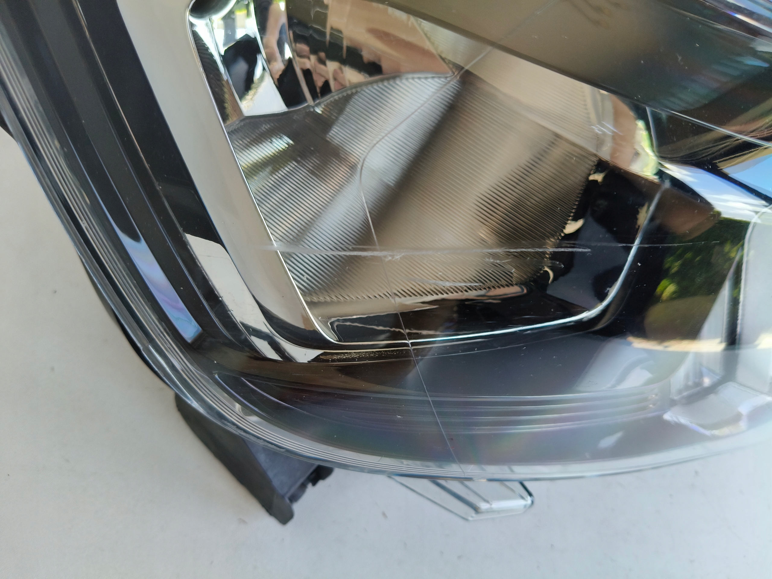 light right REFLEKTOR PEUGEOT PARTNER IV 18