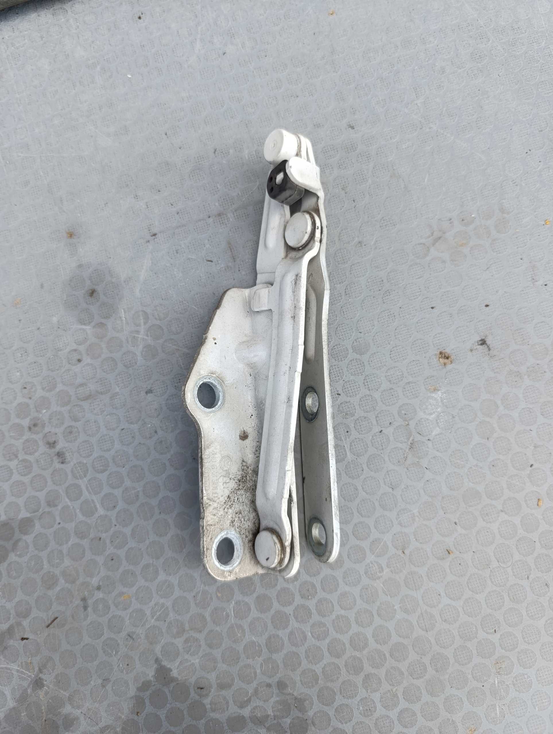 VW T5 bonnet hinges