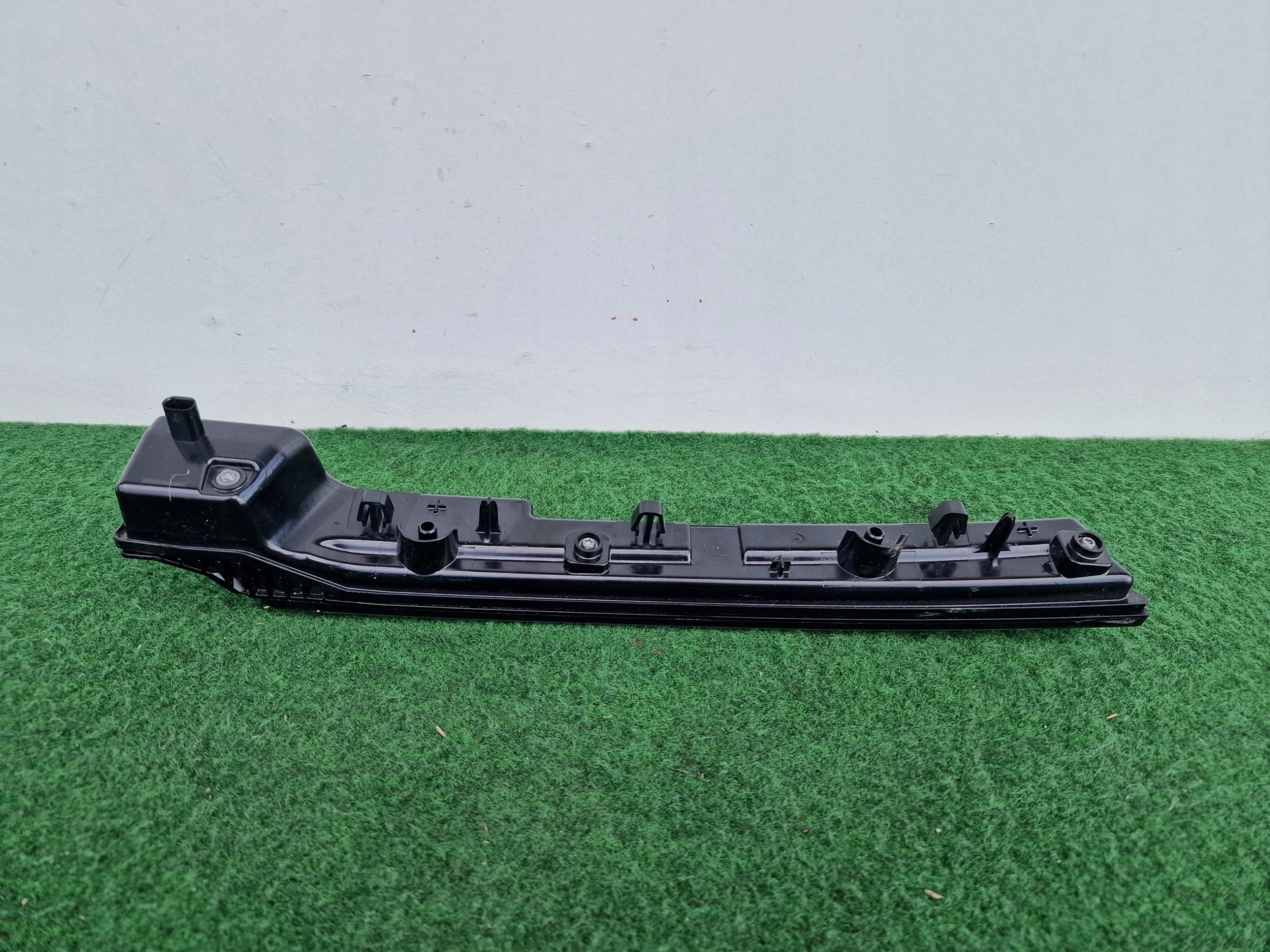 VW ID.4 ID.5 left light DO of a bumper front LED DRL light KA22/UL550