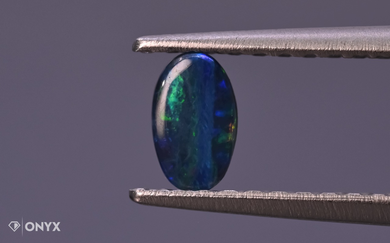 Australský opál, konvexní dubletová deska, ovál, 5 x 3 mm