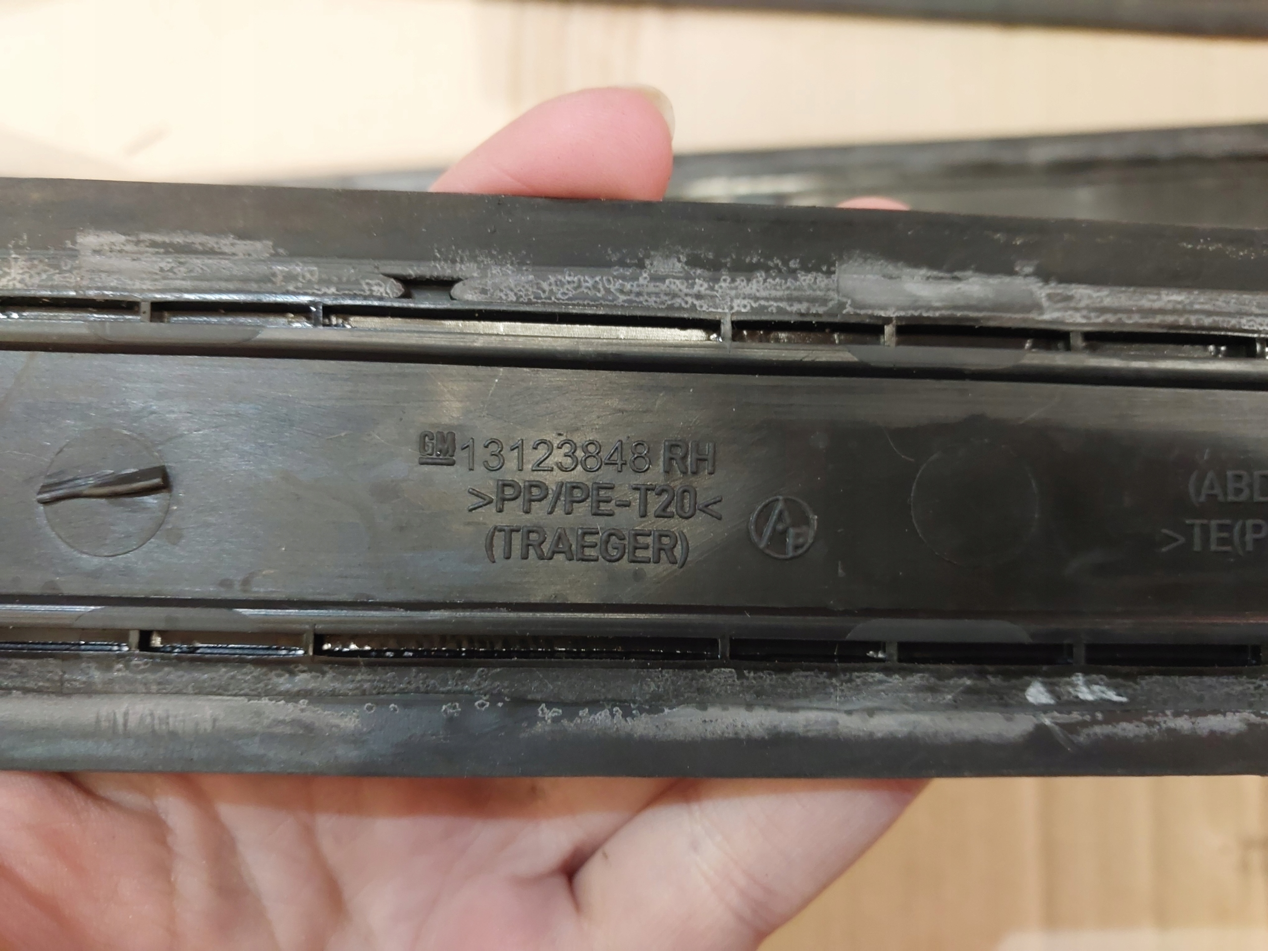 13123848 Uszczelka Drzwi Słupka Prawa Opel Meriva A RH Typ samochodu Samochody osobowe