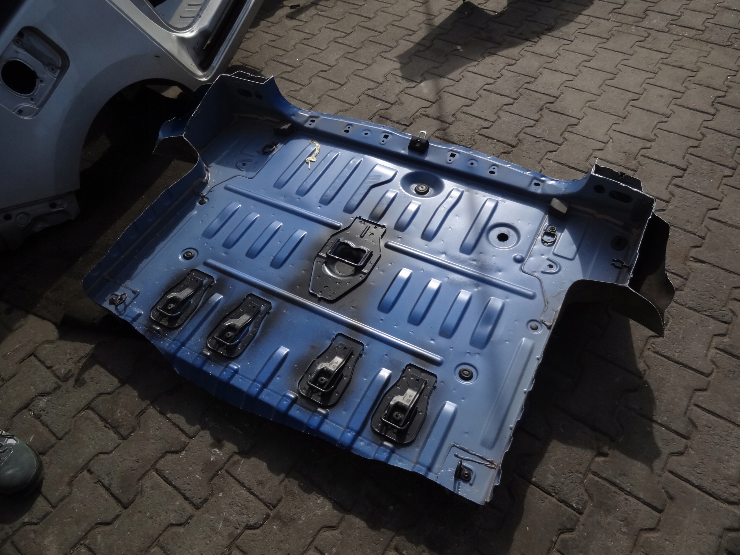 DACIA LODGY STEPWAY 2020 ADBLUE PAS TYLNY Z PODLOGA SCIANA TYLNA 7-OSOB