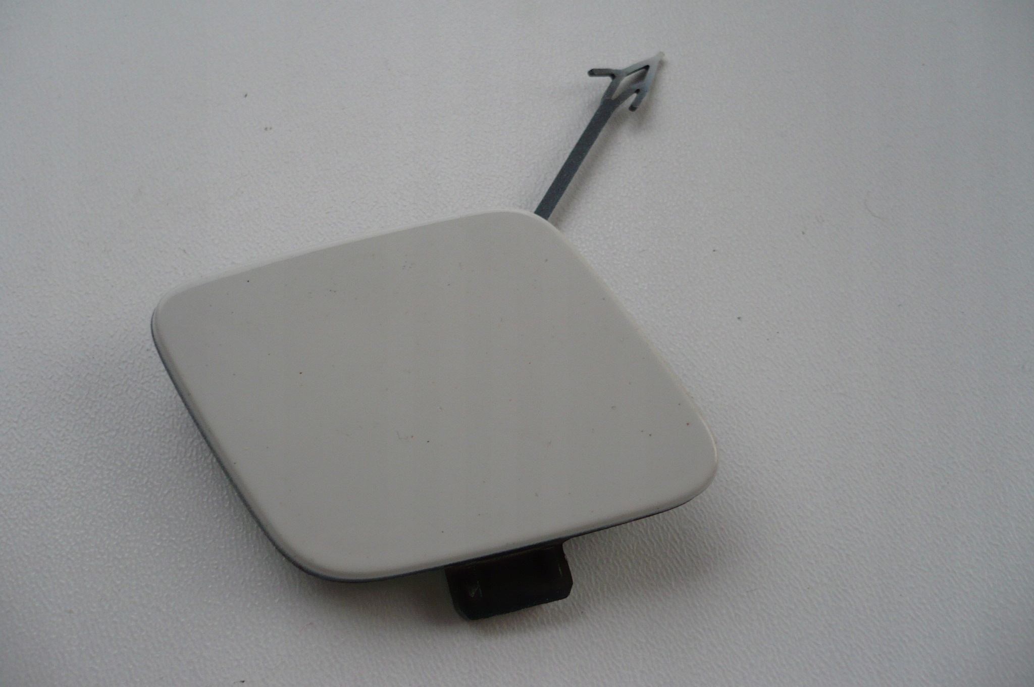 AUDI A1 LIFT 14-18 towing hook cap bumper front original