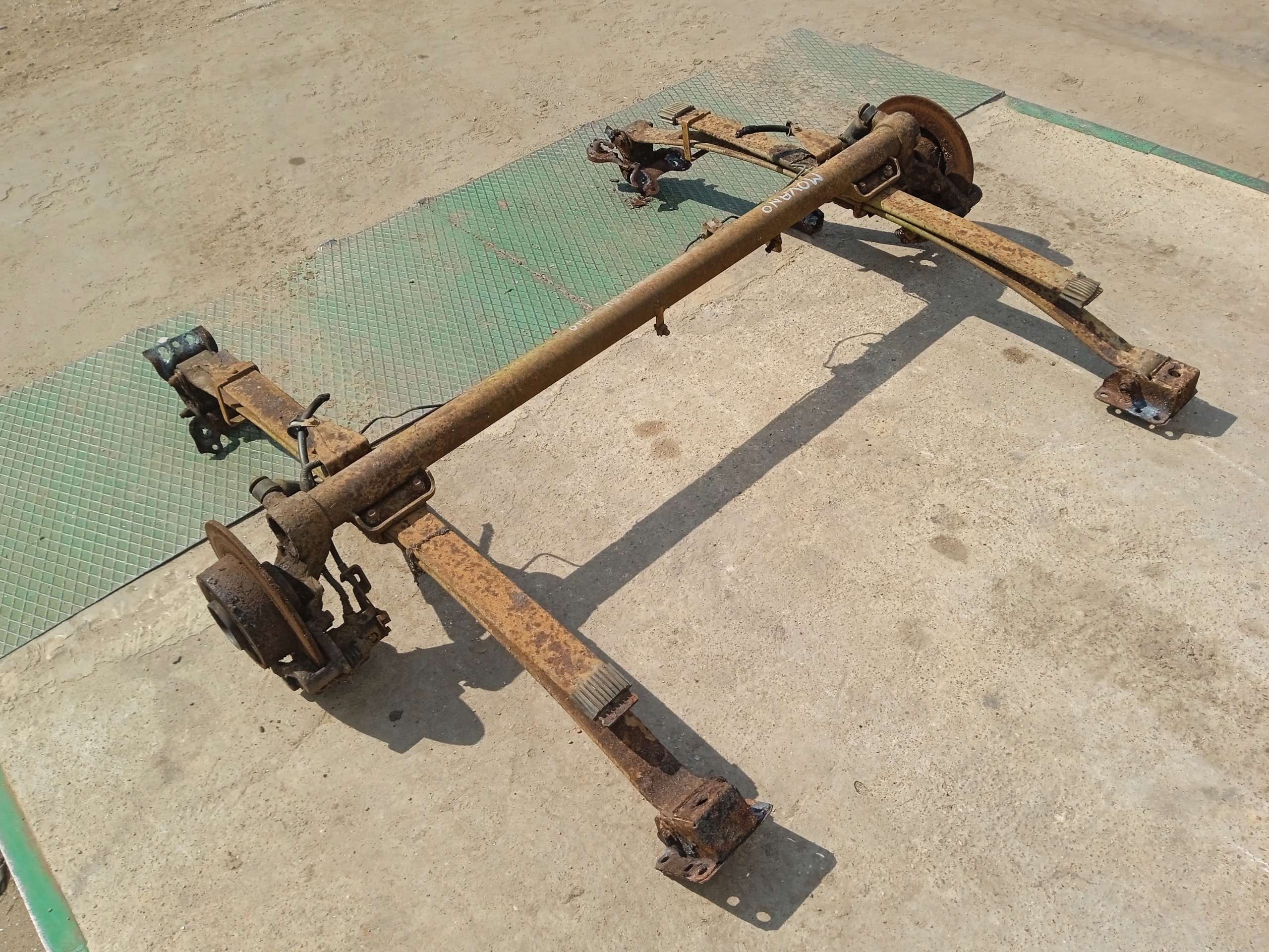 BELKA OŚ TYLNA OPEL MOVANO A