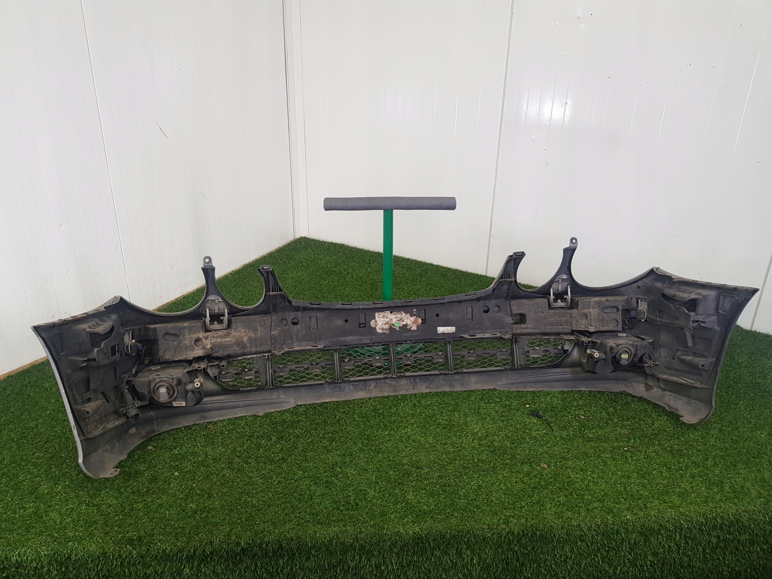 bumper front front MERCEDES-BENZ E-KLASA W211 2005 AVANGARDE 6xPDC