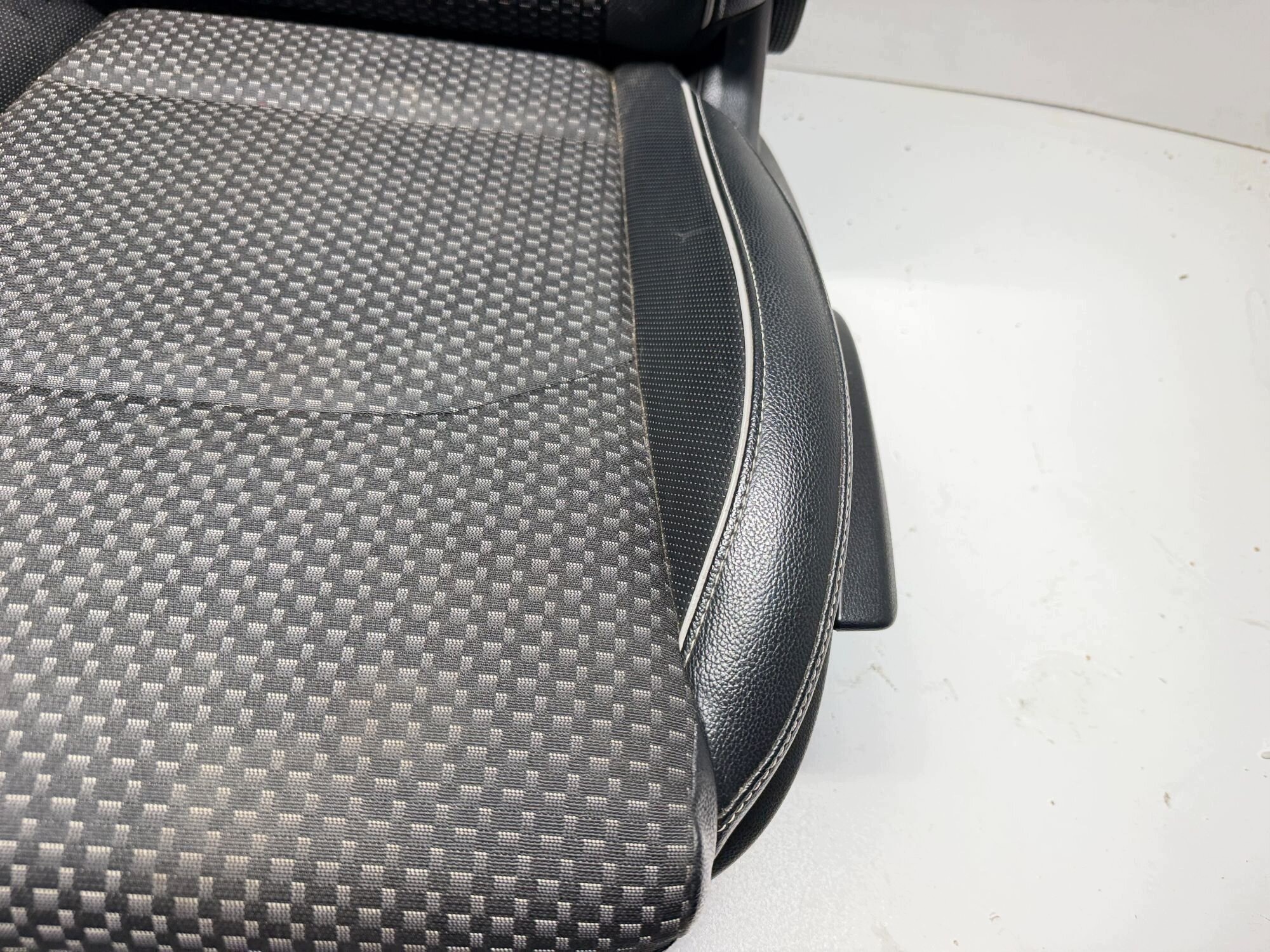 seat left driver´s KIA CEED III POL leather 2017- LADNY