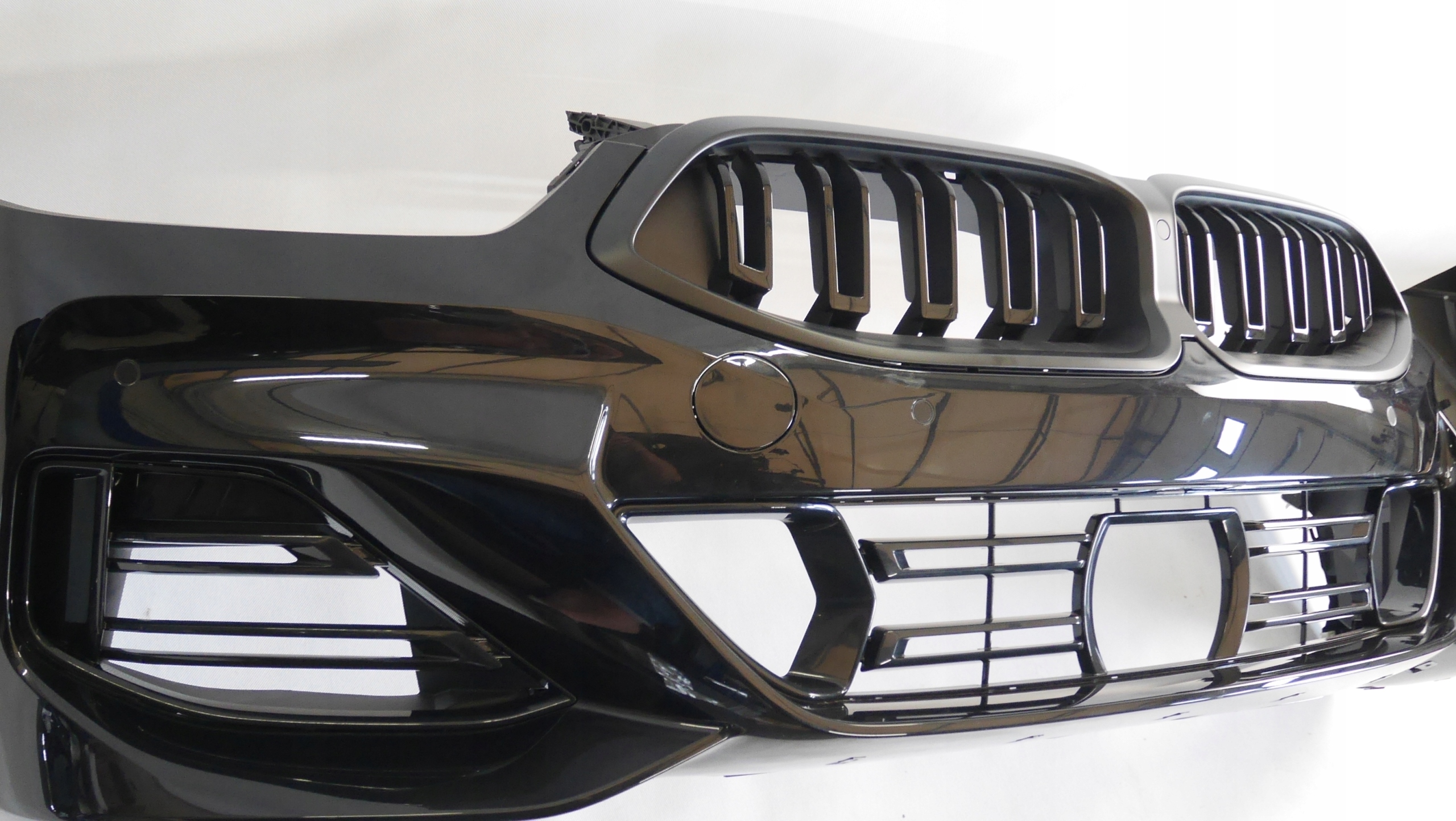 BMW 8 G14 G15 G16 LCI ZDERZAK KOMPLETNY M-PAKIET GRILL PRZÓD IDEALNY USA Waga produktu z opakowaniem jednostkowym 3 kg