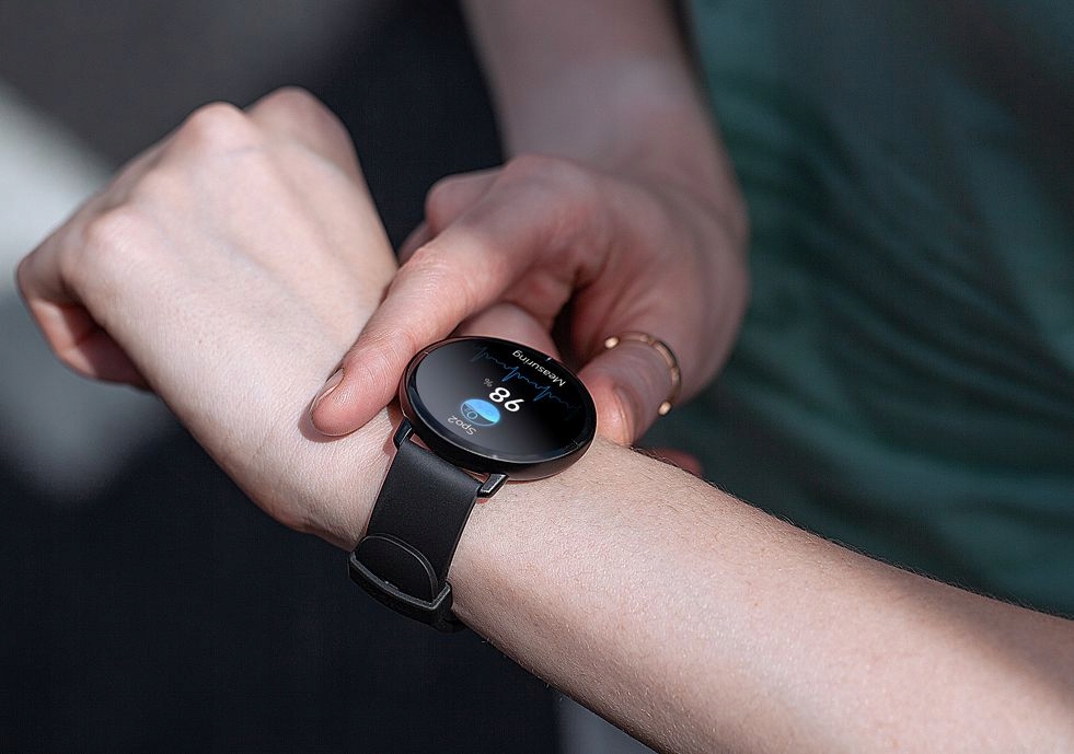 Smartwatch Mibro Lite AMOLED Czarny MIBAC_LT Komunikacja Bluetooth