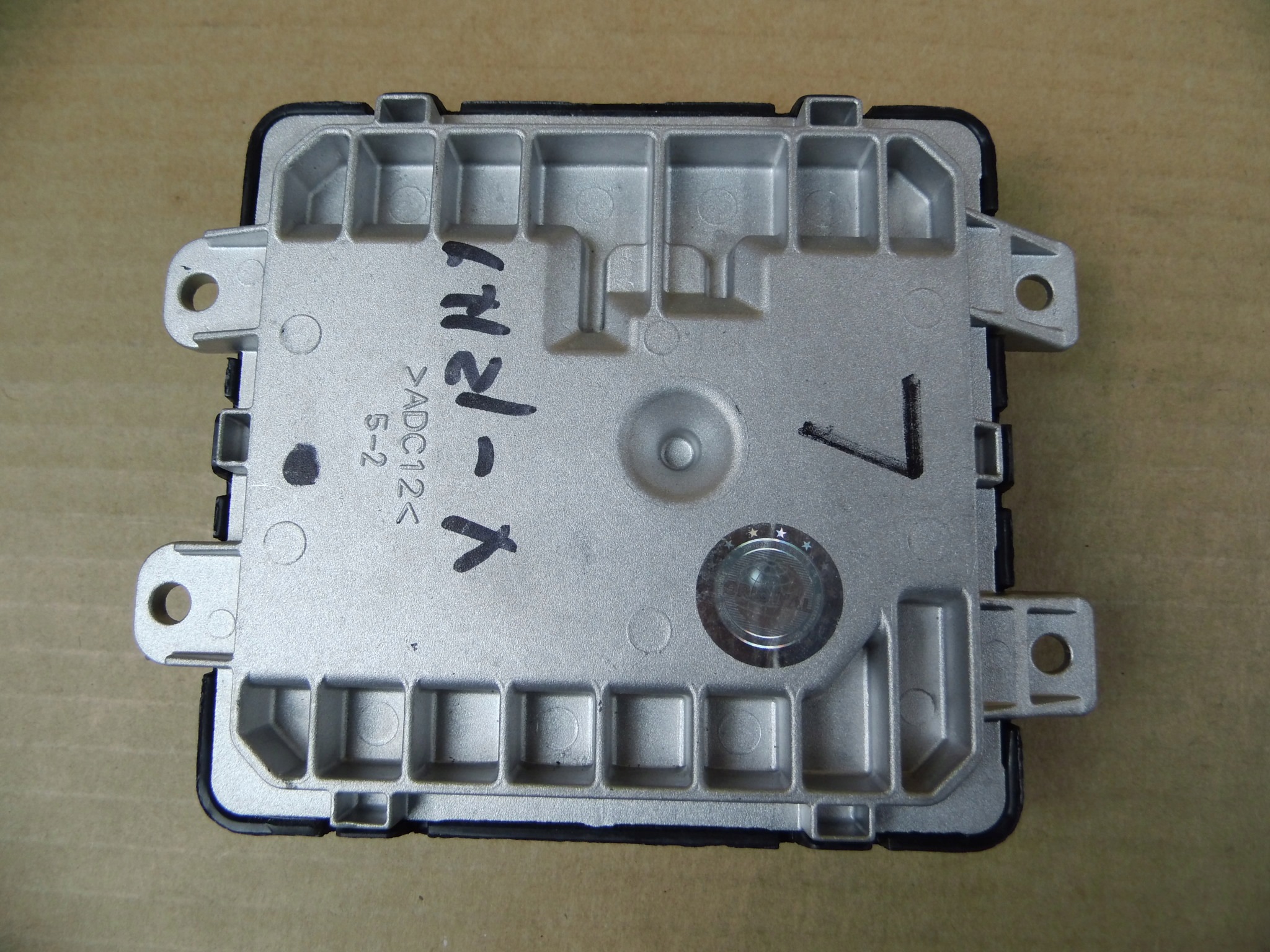 Kia Sportage V module control unit control unit LED lights front R2921-81010