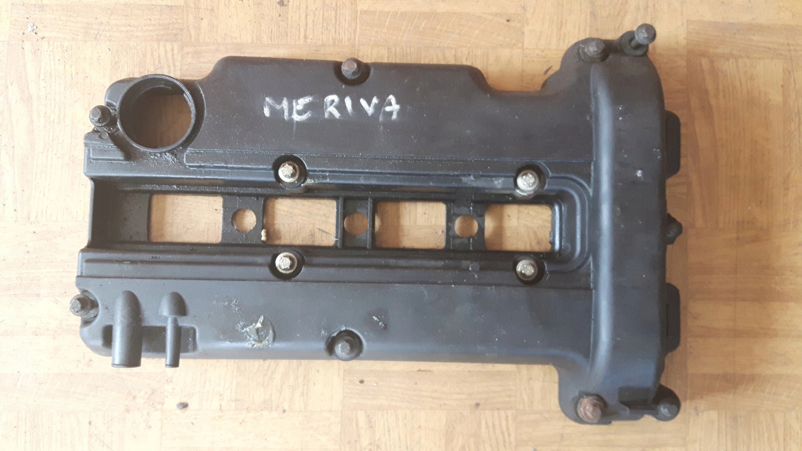 Abdeckung der Ventile OPEL CORSA ASTRA 55351461 1.2 1.4