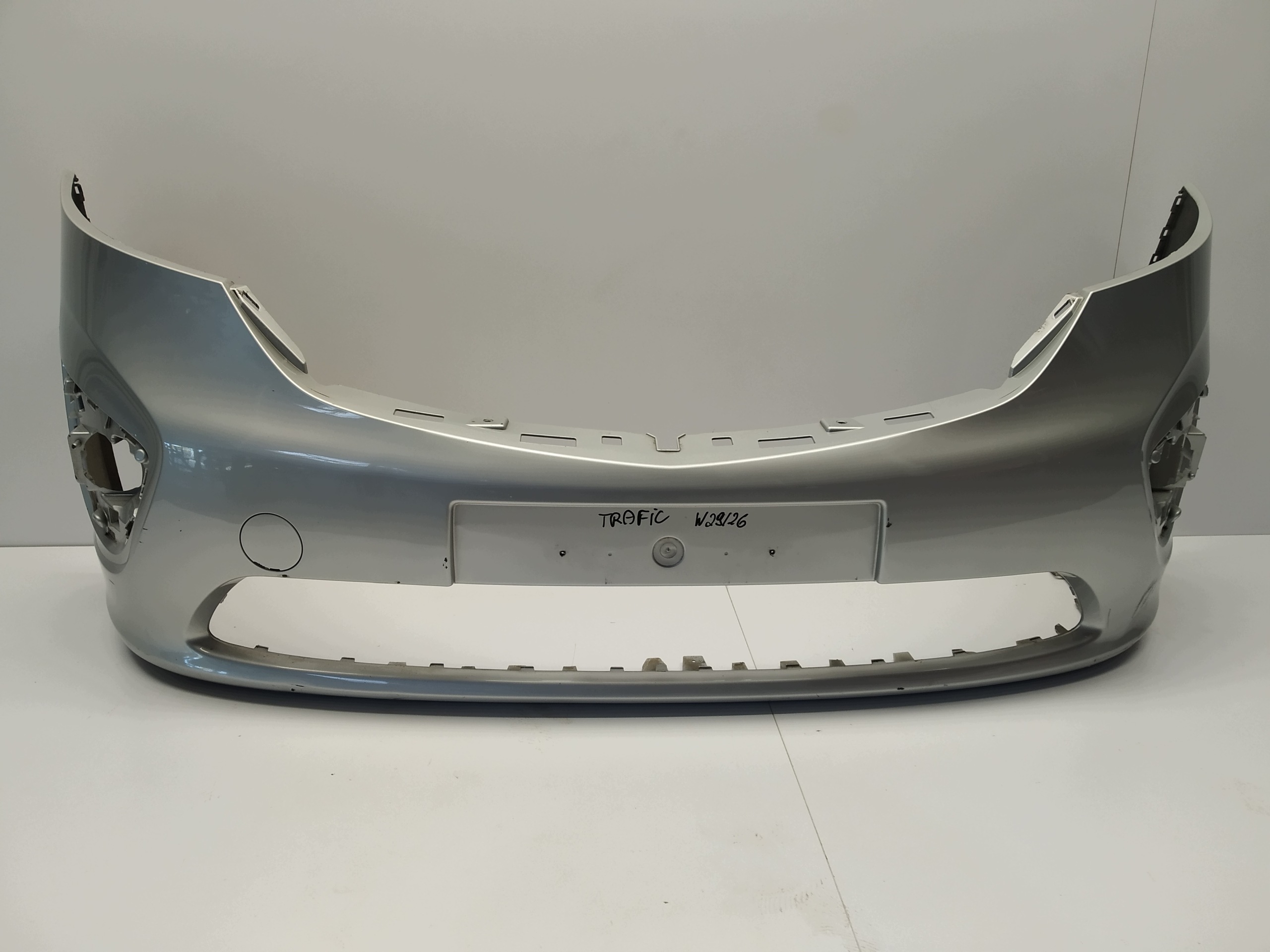 2014r + Opel Vivaro B bumper front original 620222078R lakierowany