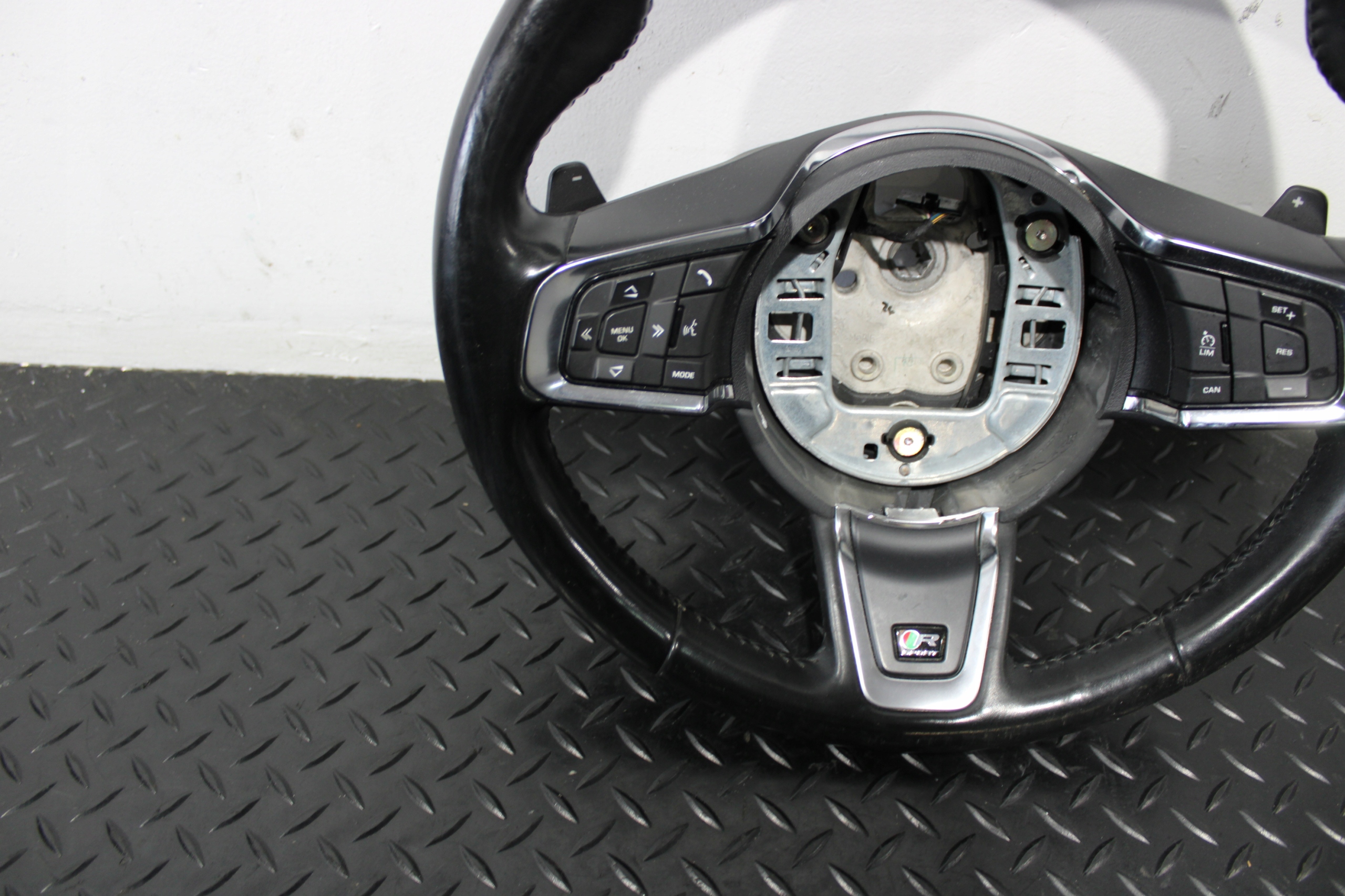 steering wheel, MULTIFUNKCJA with shifting JAGUAR F-PACE X761 R-SPORT