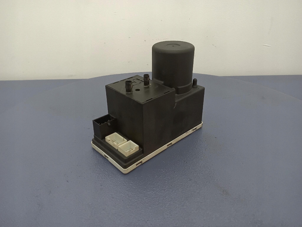 AUDI A4 B5 насос центрального замка 8L0862257D