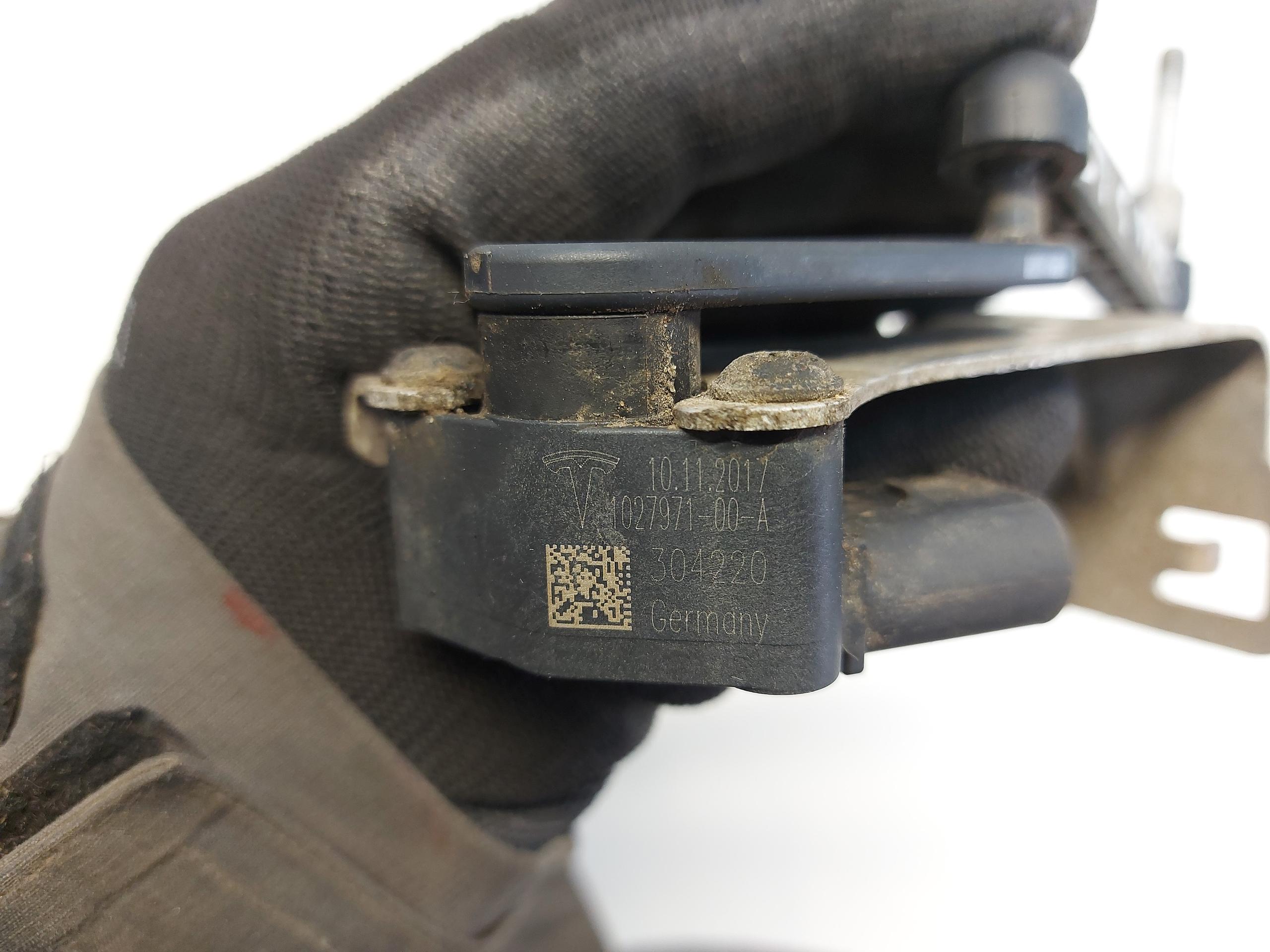 Tesla Model S LIFT sensor poziomowania springing rear part 1027971-00-a