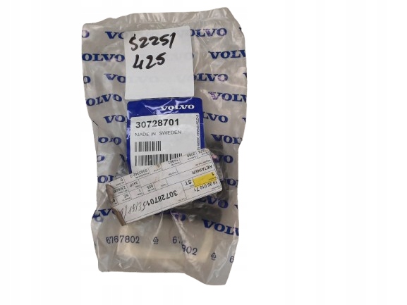 VOLVO V60 10- MOCOWANIE CZUJNIKA PARKOWANIA 30728701