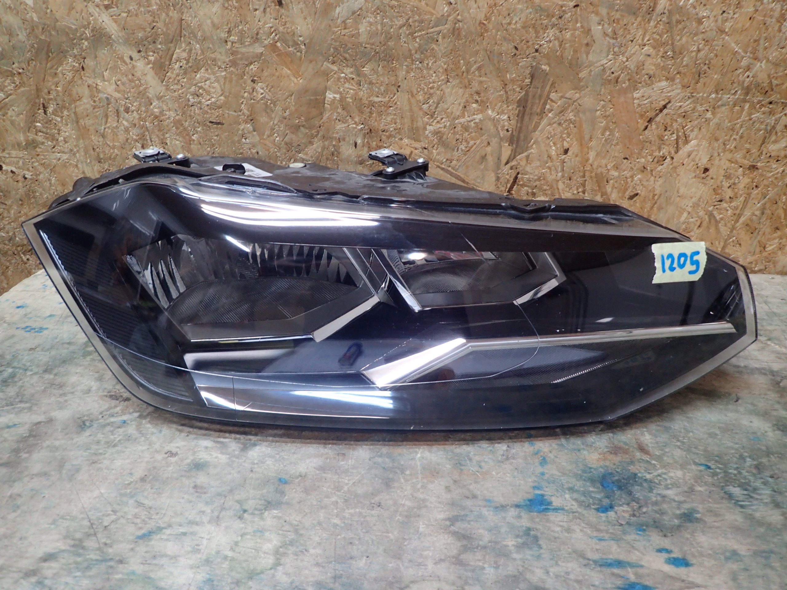 LIGHT FRONT RIGHT VW POLO 17- 2G1941006