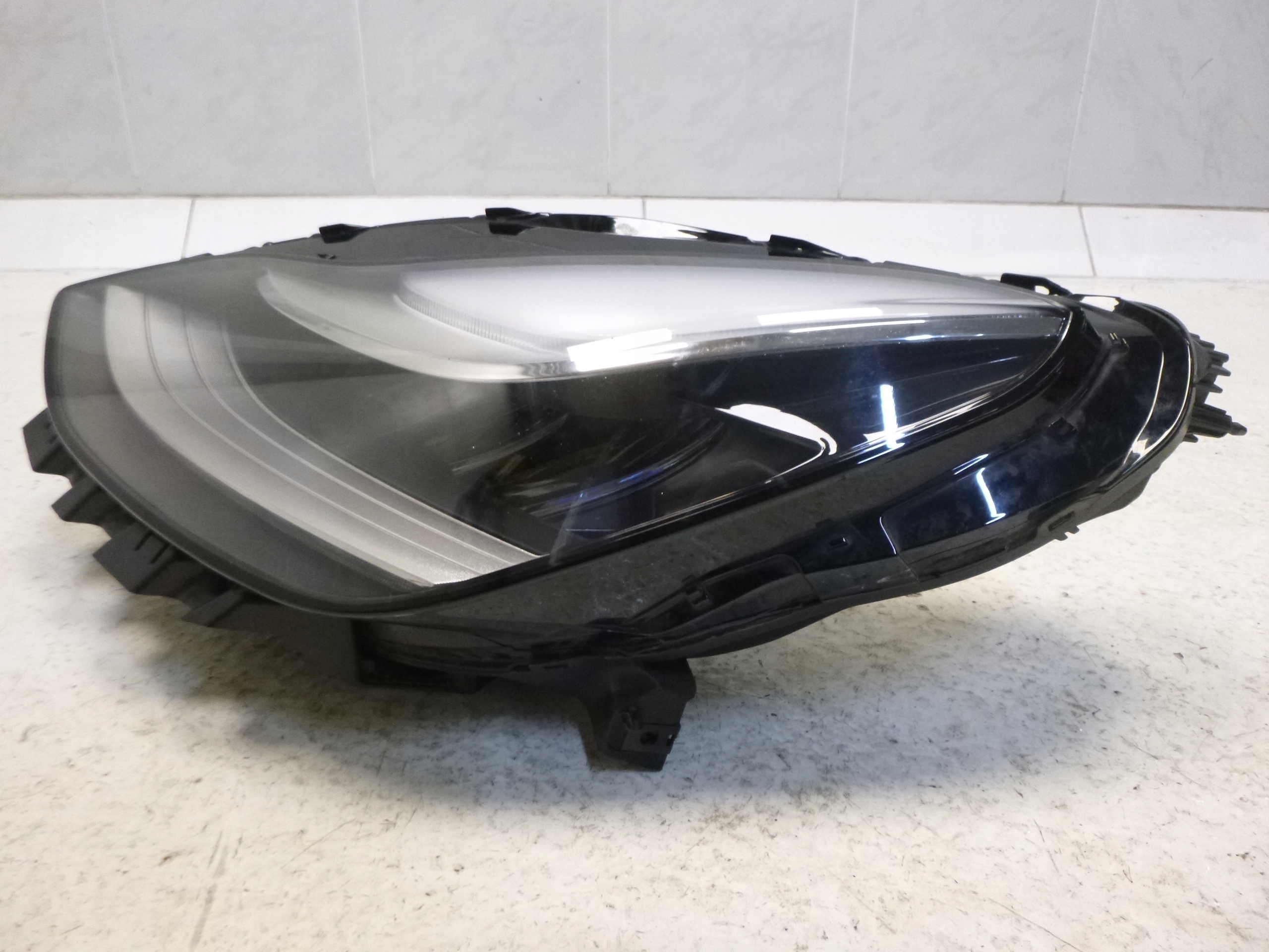 TESLA MODEL 3 III light REFLEKTOR left front front FULL LED EU original