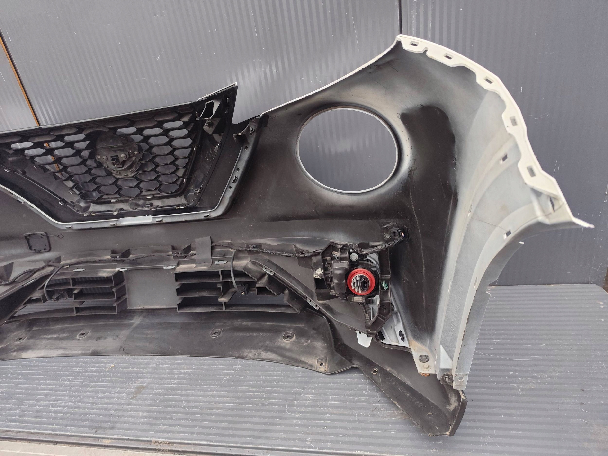 NISSAN JUKE F16 bumper front 4xPDC KAMERA complete DEMONTAZ