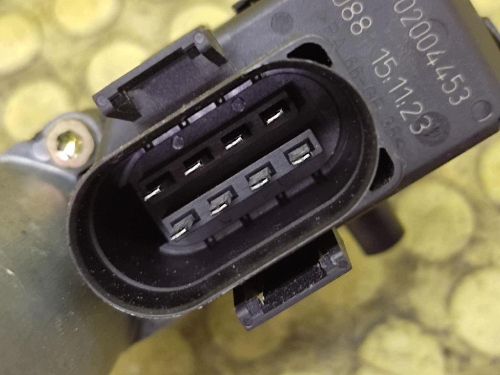 AUDI A6 C5 Micro moteur Vitres 0130821775