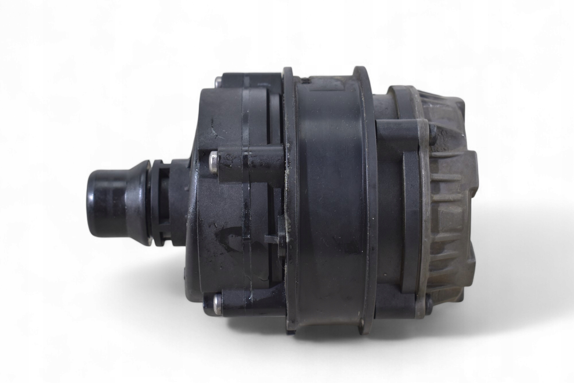dodatna pumpa vode BMW G20 G21 G26 G29 8651288