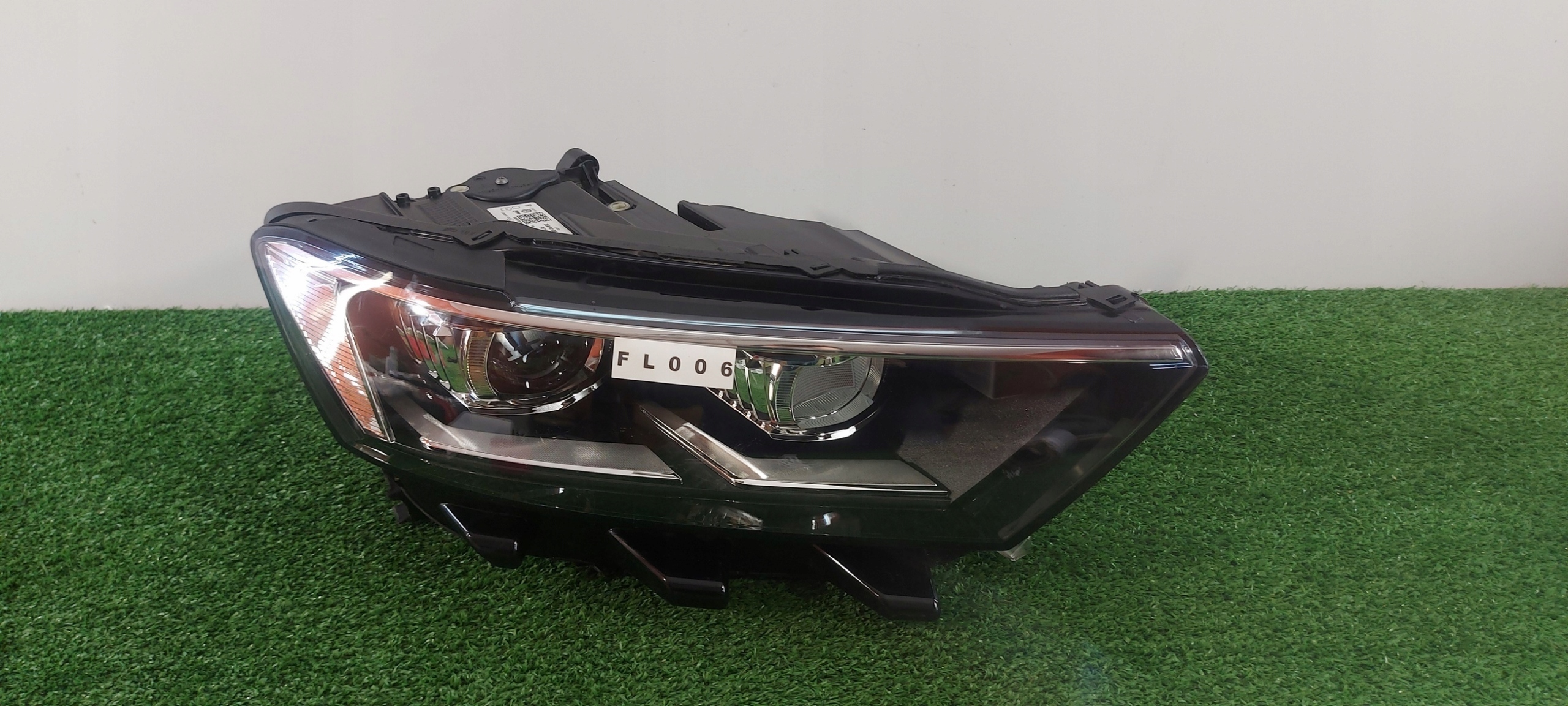 VW T-ROC right light front REFLEKTOR FULL LED