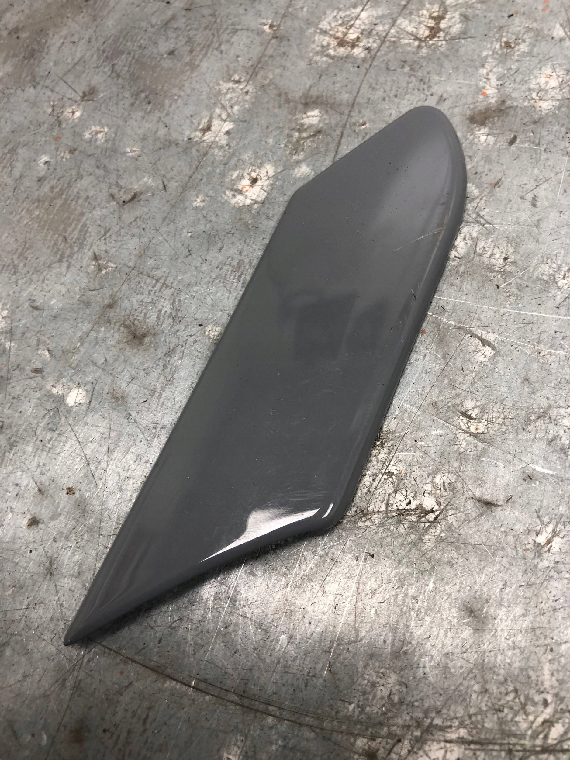 lišta SLUPKA levý předek VW ID4 ID.4 11A853265