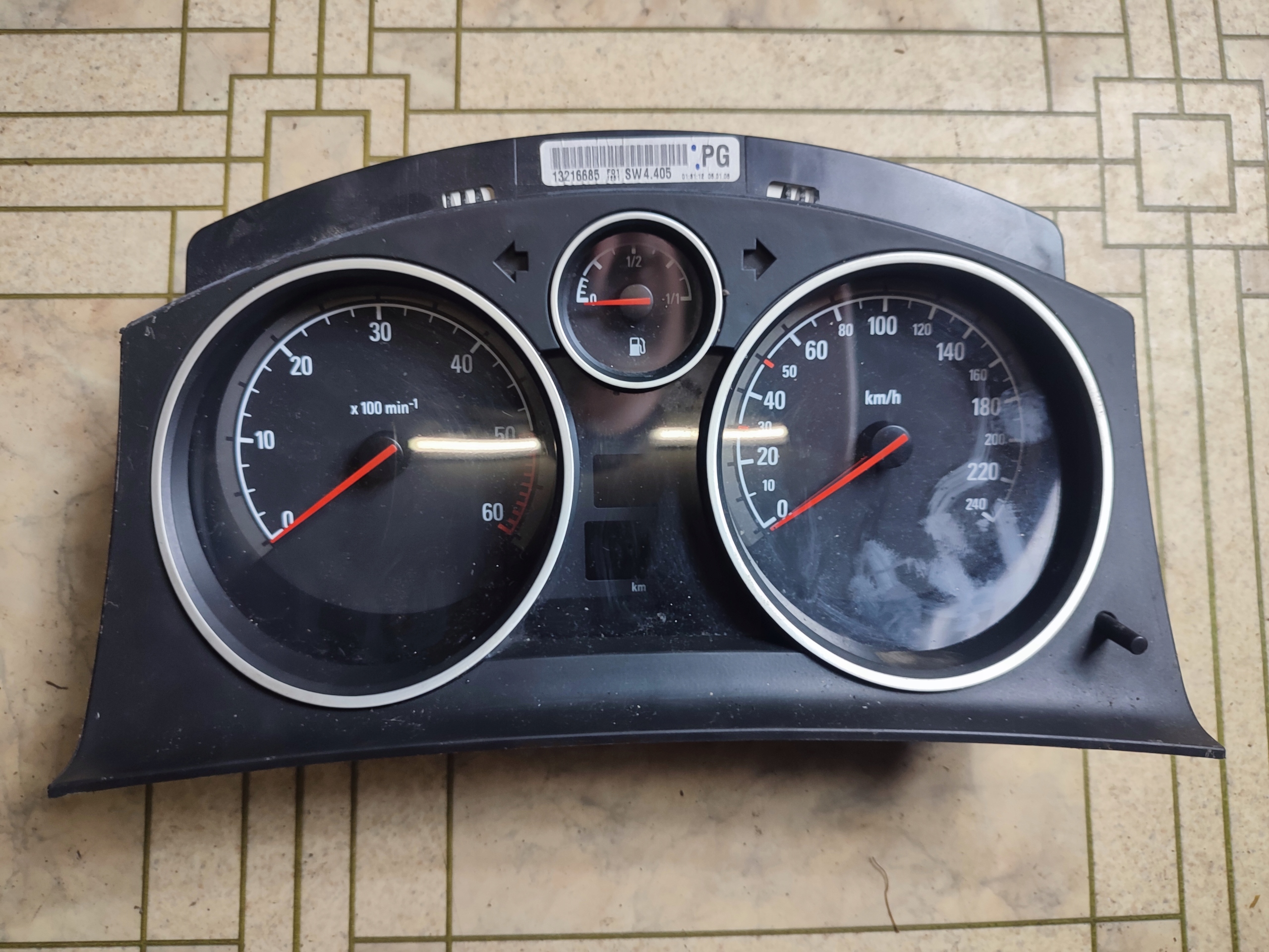 dials dials OPEL ZAFIRA B 13216685