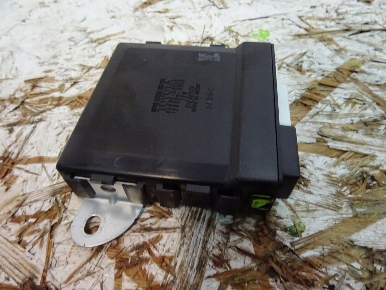 LEXUS IS 250 module door front right 89430-53060