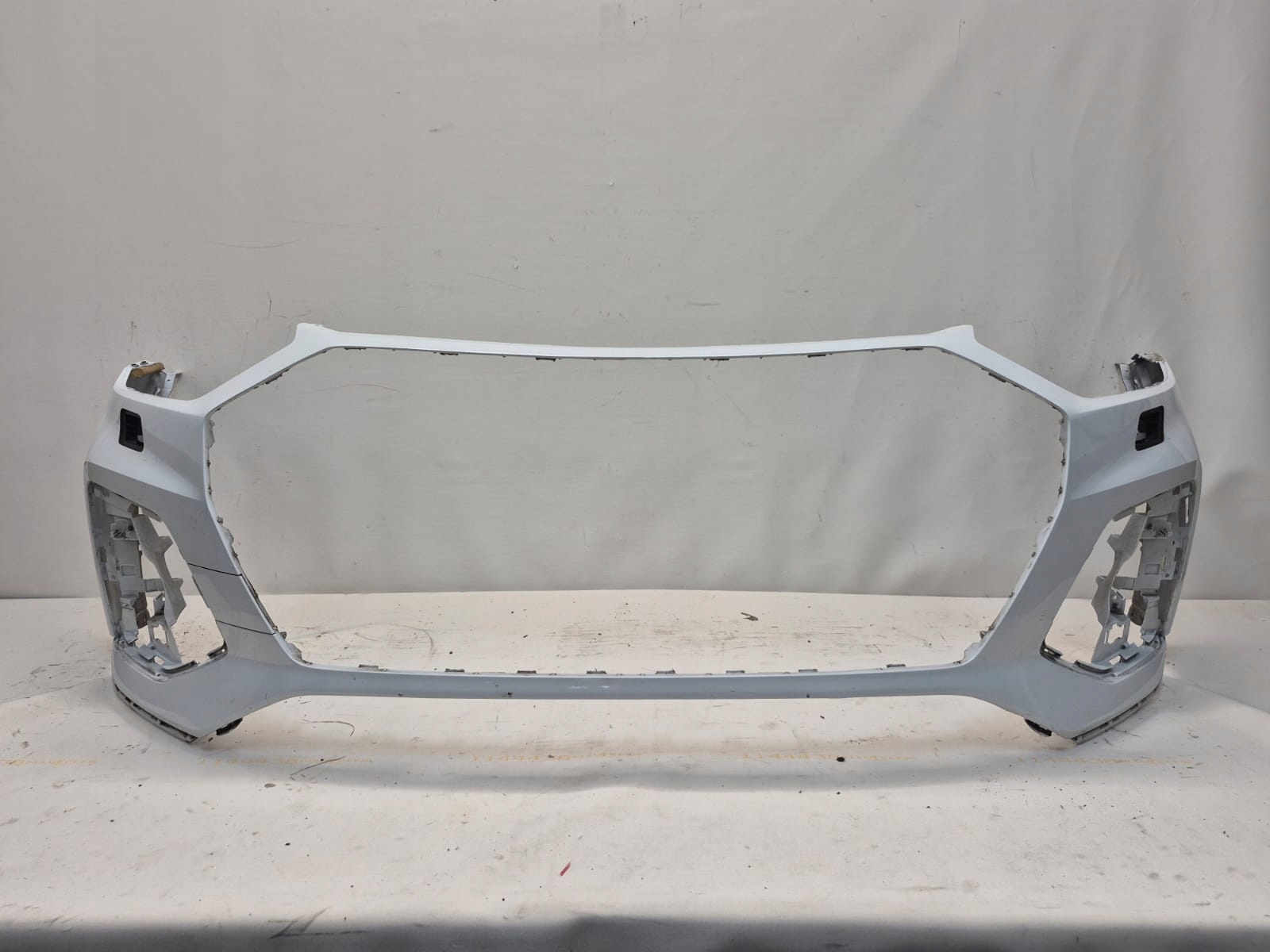 AUDI Q5 II 2 LIFT 20-24 bumper front front washer