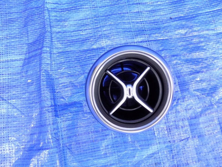 ЦЕНТРАЛЬНА ВЕНТИЛЯЦІЙНА РЕШІТКА MERCEDES A CLASS LIFT 1,5