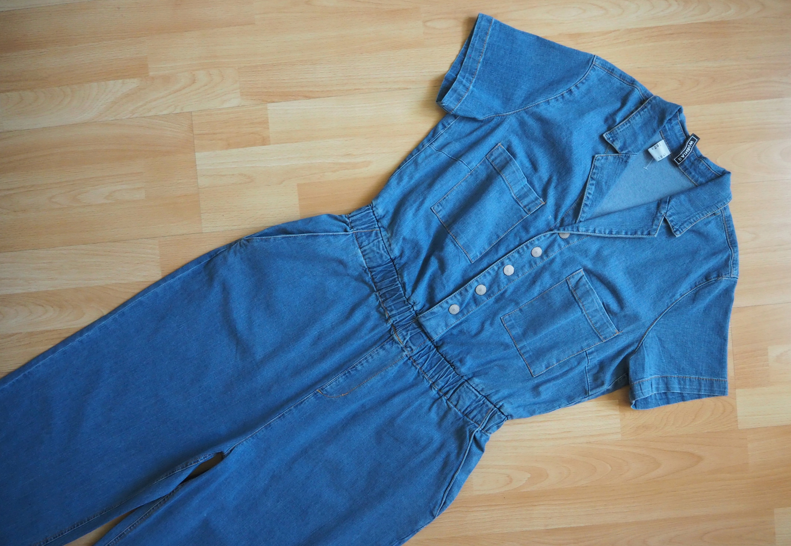 JEANSOWY KOMBINEZON ZE STRETCHEM NOWY __ R. 44/XXL Kolor niebieski