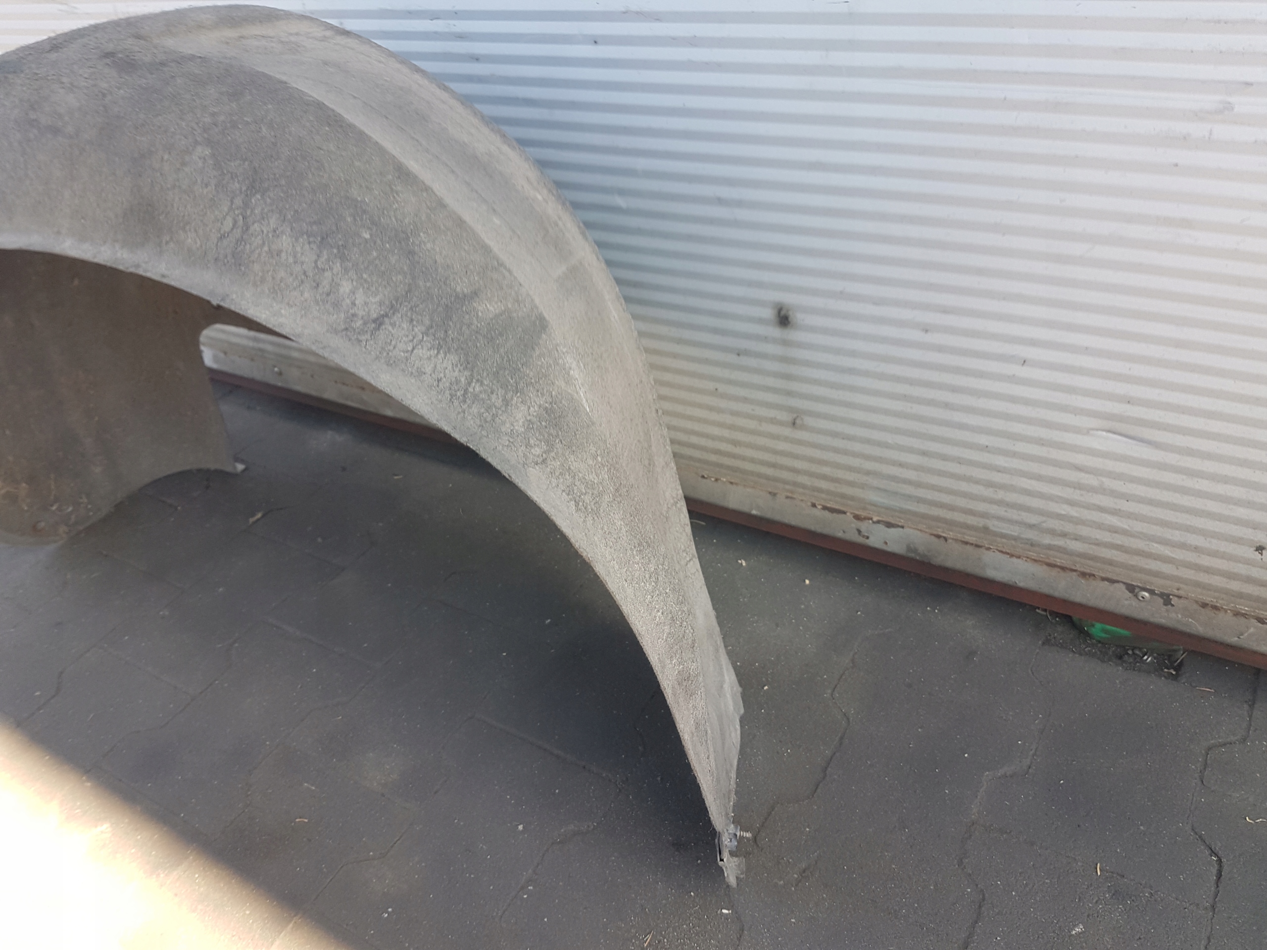 mudguard right rear. CITROEN C5 III 9681095080
