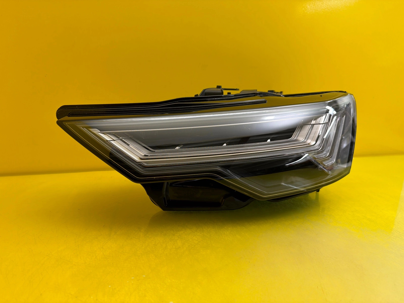 light left Audi A6 C8 4K0 Full Led Matrix 4K0941035