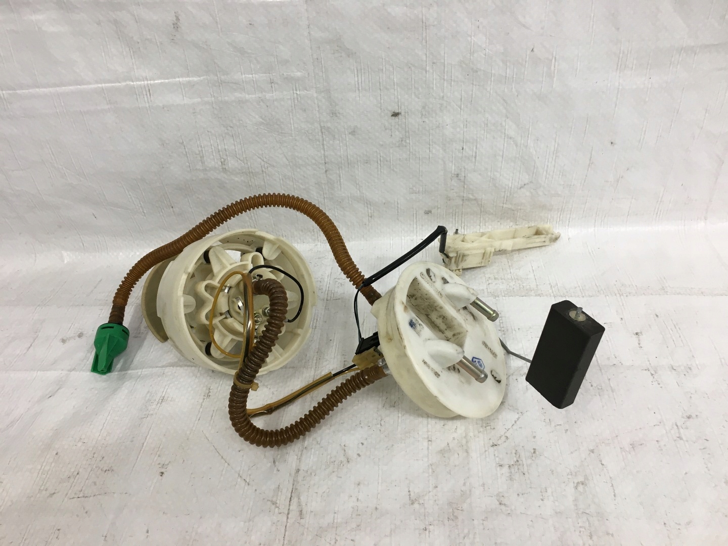 POMPA PALIWA 8D0201319 AUDI A4 B5