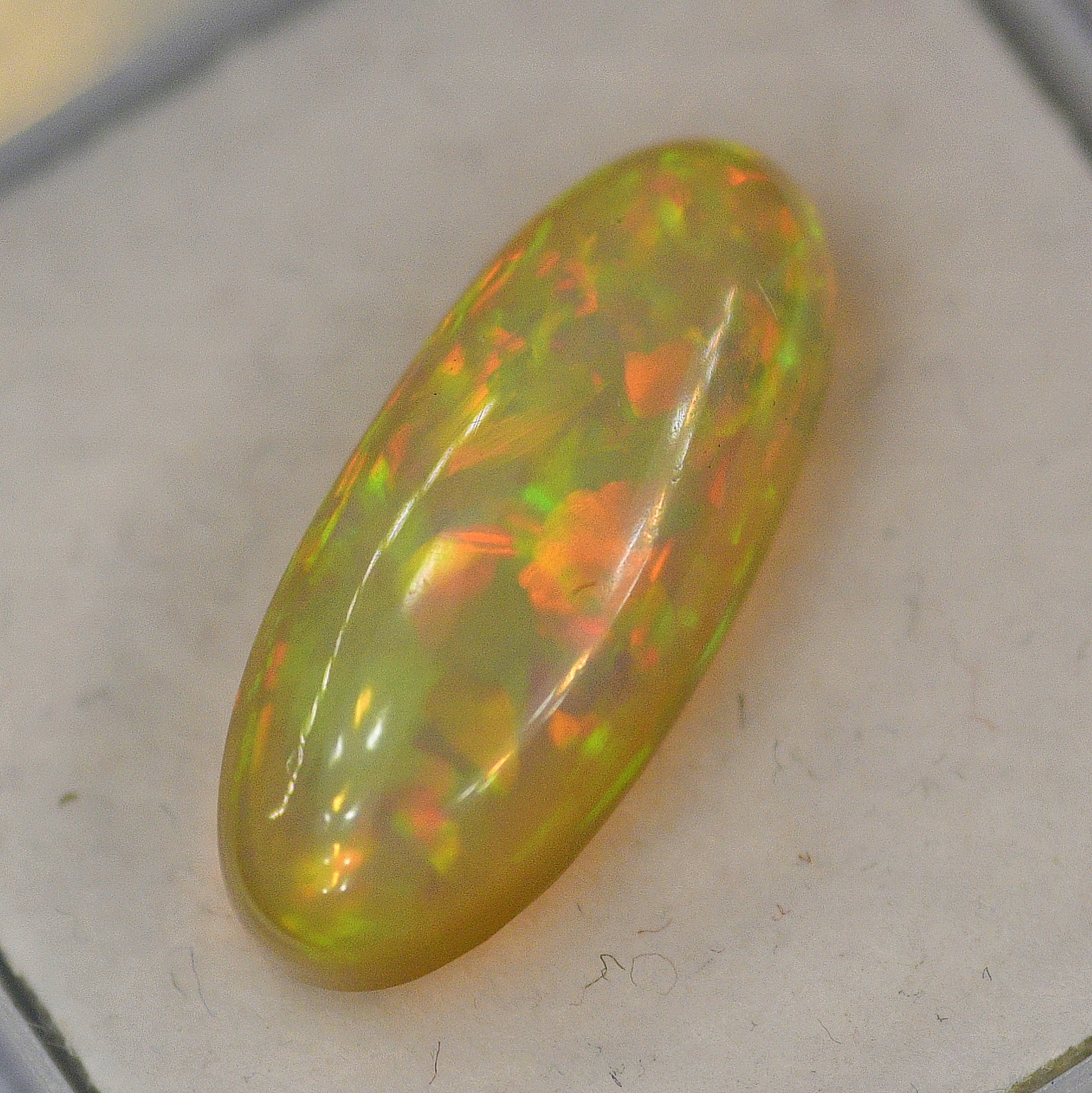 Etiopský opál 3,9 ct na prstýnek