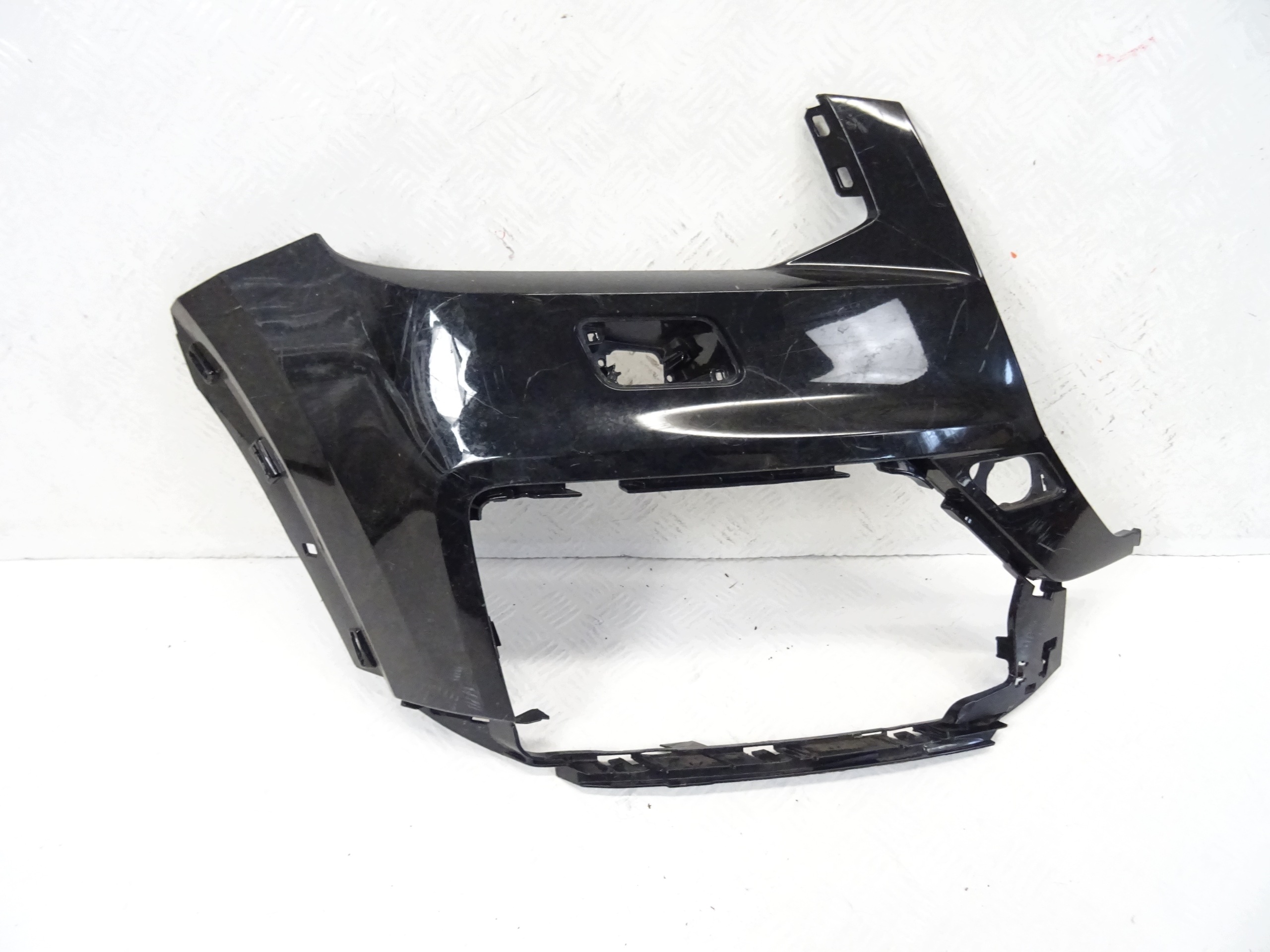 corner of a bumper right front AUDI Q2 81A S-LINE 81A807438A