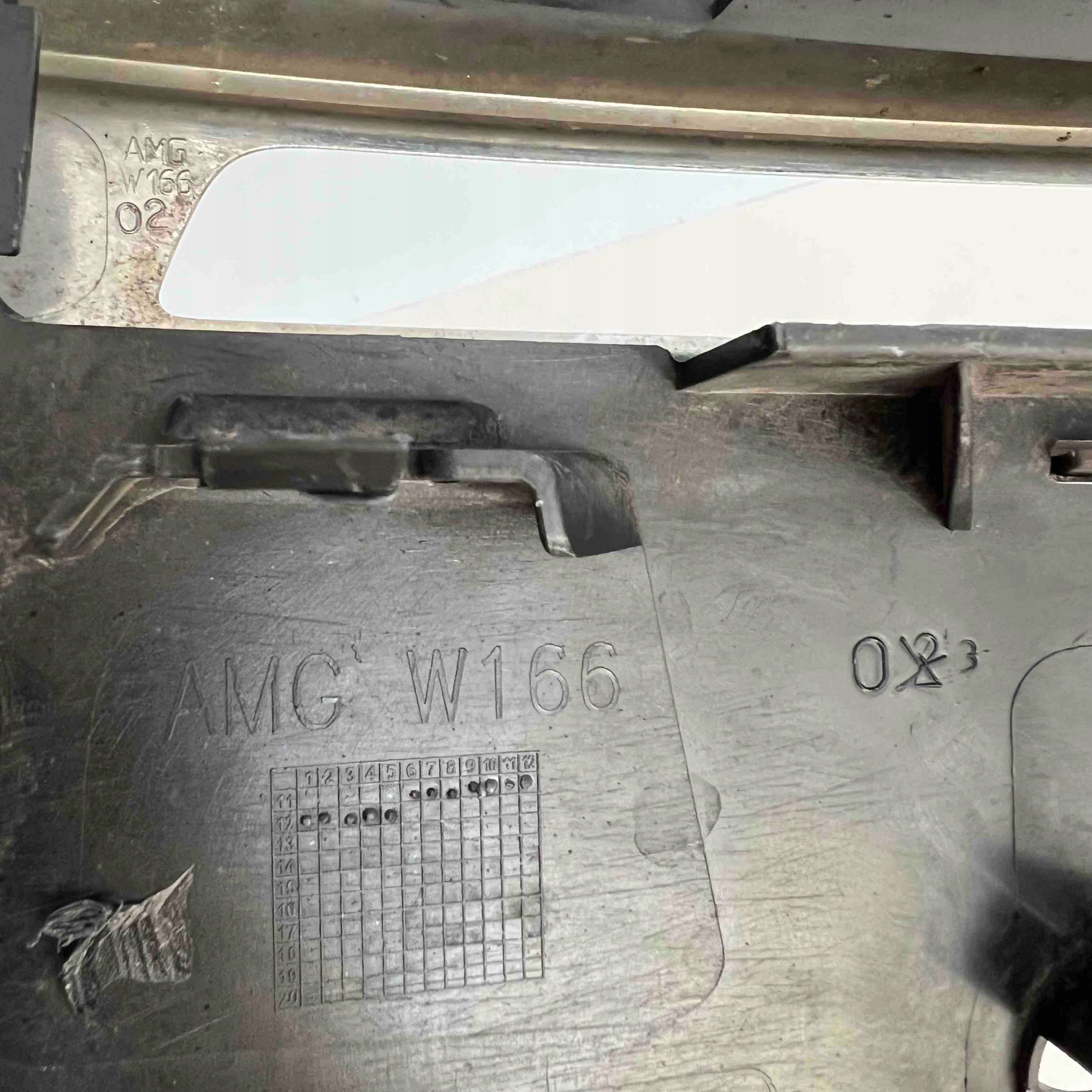 MERCEDES ML W166 11-15 grid left W bumper A1668852822