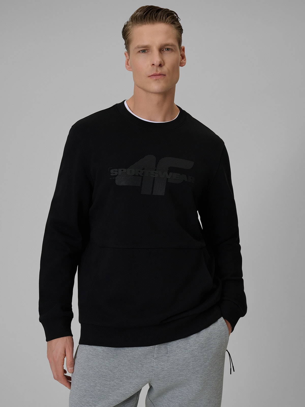 4F Tepláková Mikina Černá Regular S Klokaní Částí L