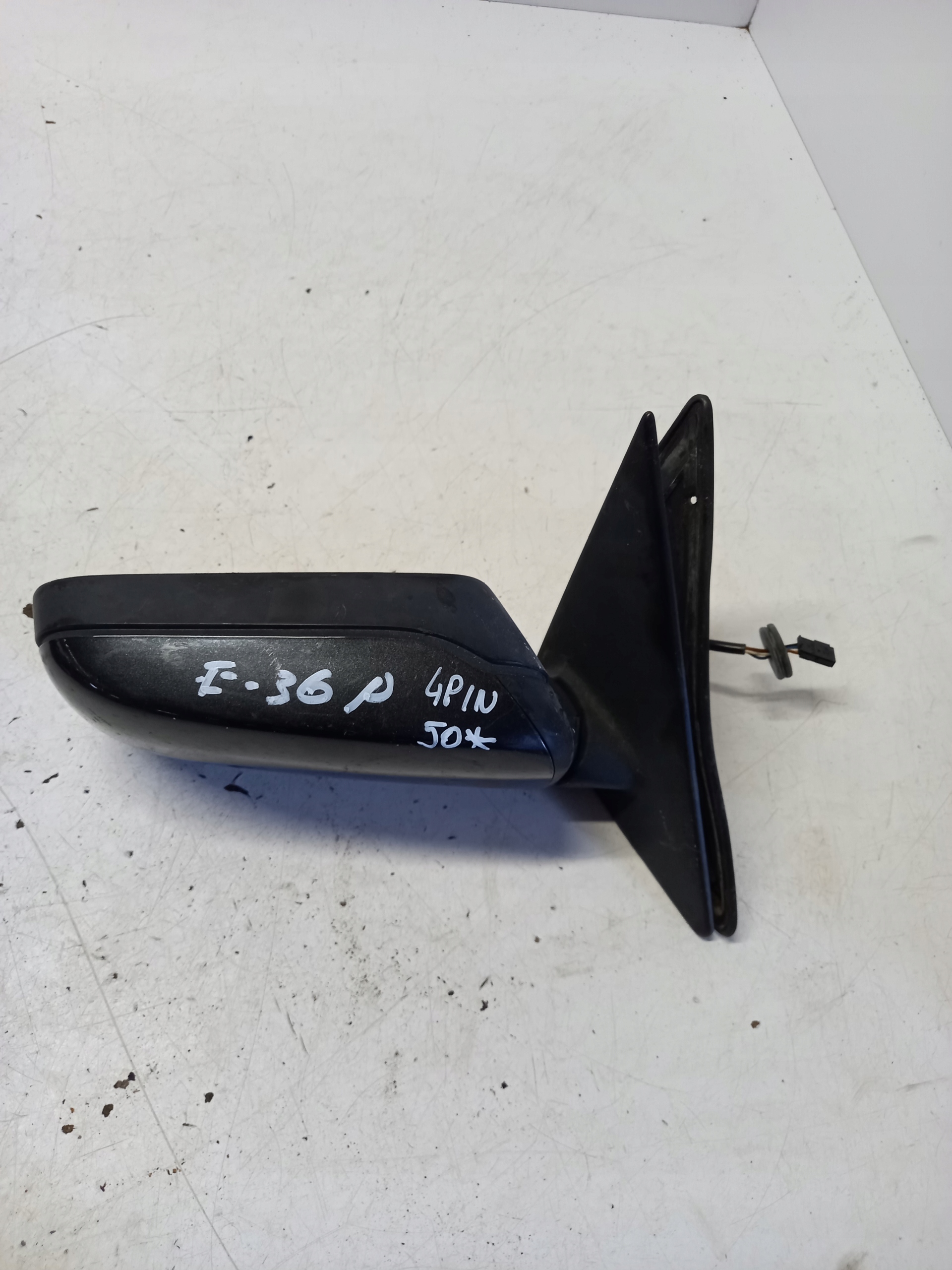 LUSTERKO PRZEDNIE PRAWE 4 PIN BMW E36
