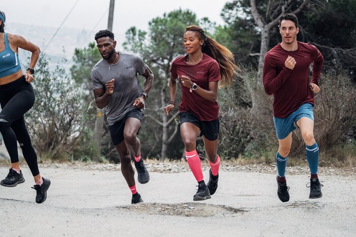 OPASKI KOMPRESYJNE THE RUN CEP 4.0 MĘSKIE r. III Model WS305R2