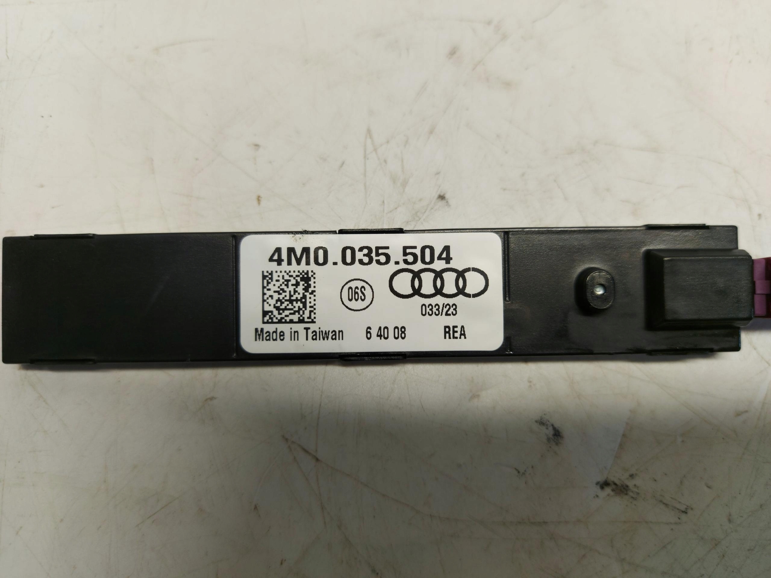 Porsche Macan II LIFT amplifier ANTENY 4M0035504
