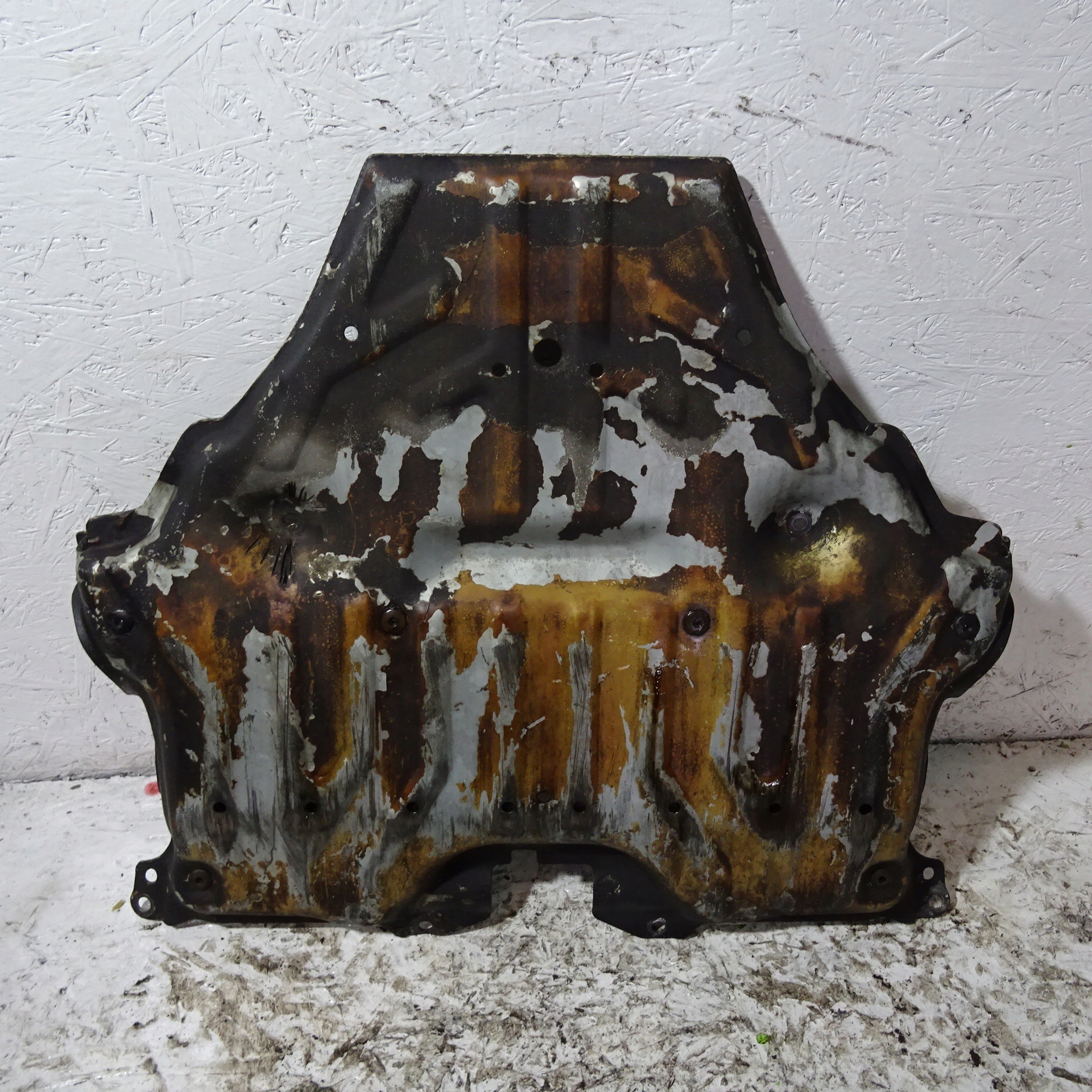 MERCEDES E W212 2.2CDI cover below engine