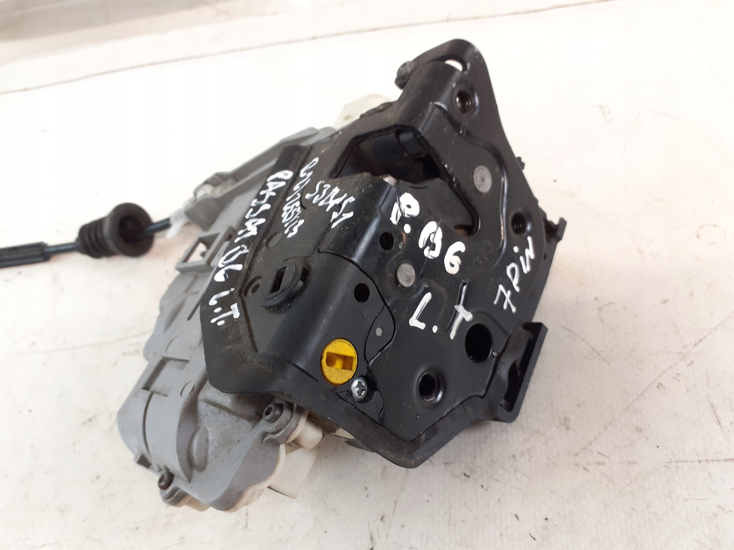 VW PASSAT B6 lock door left rear part 3C4839015A 7PIN
