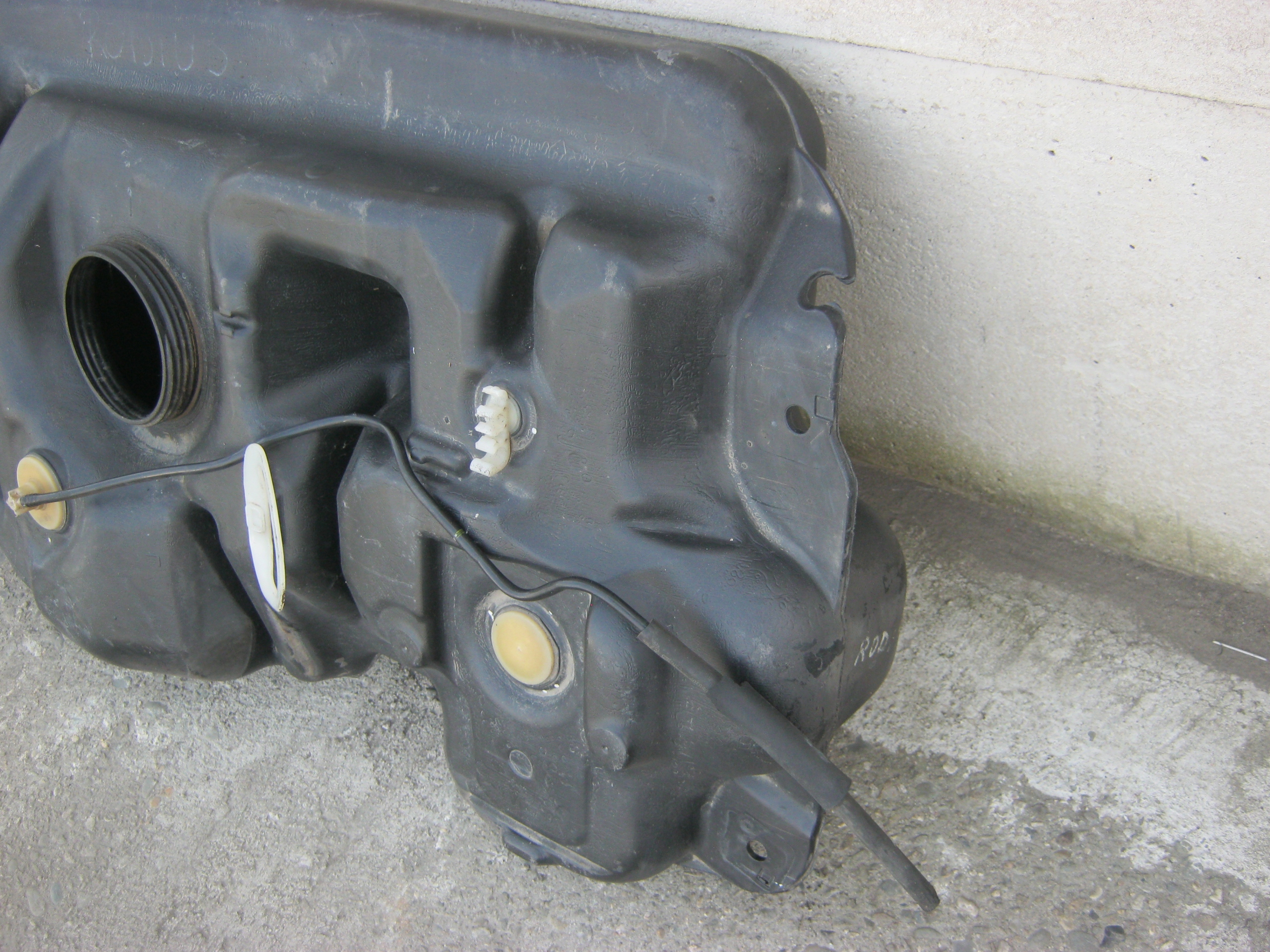tank kraftstofftank SSANGYONG RODIUS 2.7