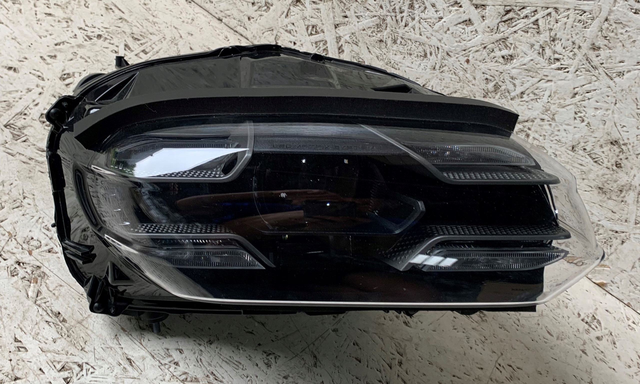 PORSCHE TAYCAN 9J1 9J MATRIX LAMPA PRAWY PRZÓD