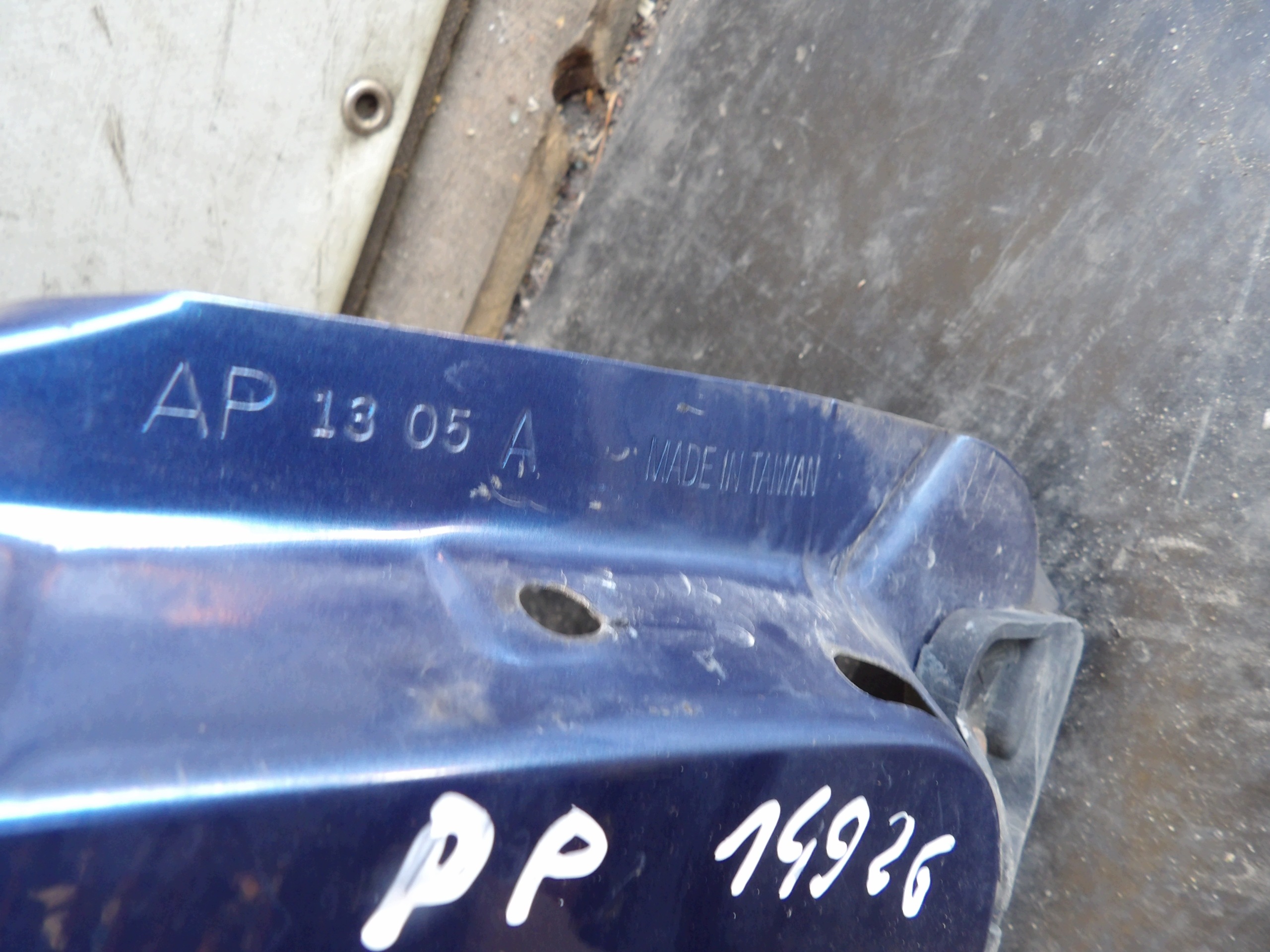 Audi A4 B6 fender front right LZ5C