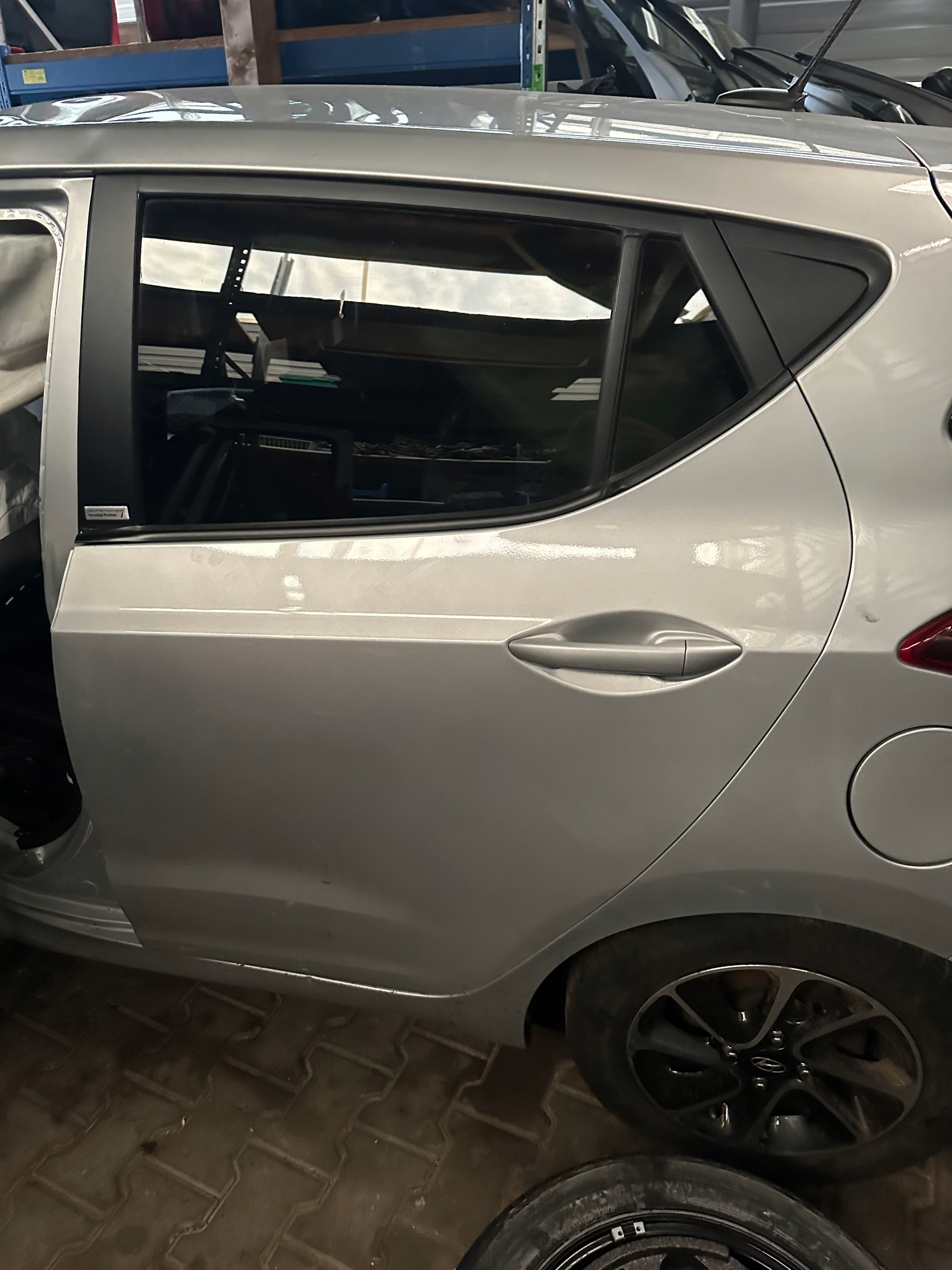 HYUNDAI I10 II 13-19 door left rear part complete