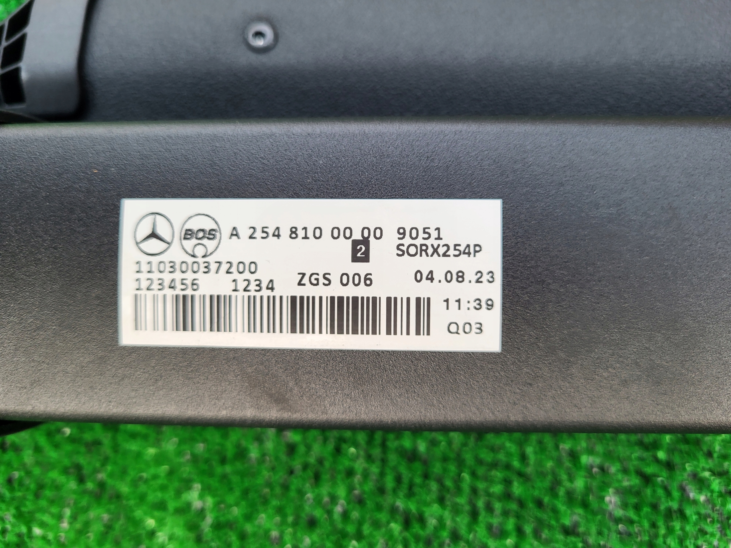 MERCEDES X254 2022-2025 черный ролета багажника оригинал