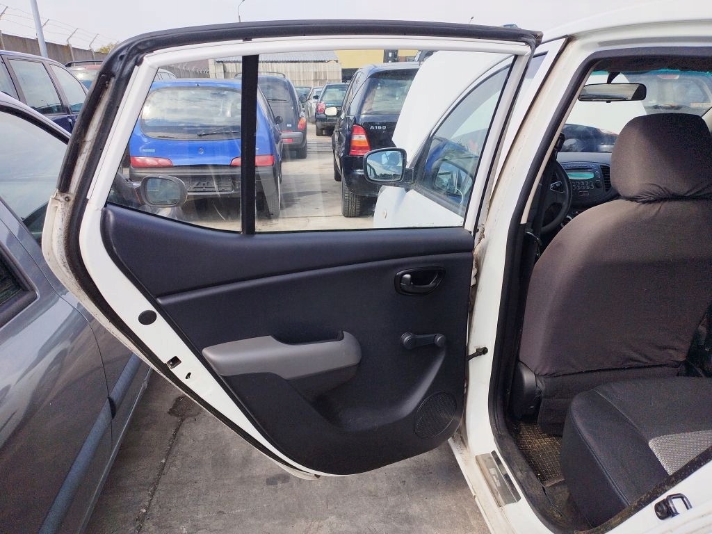 Hyundai i10 and door left rear part rear. HW