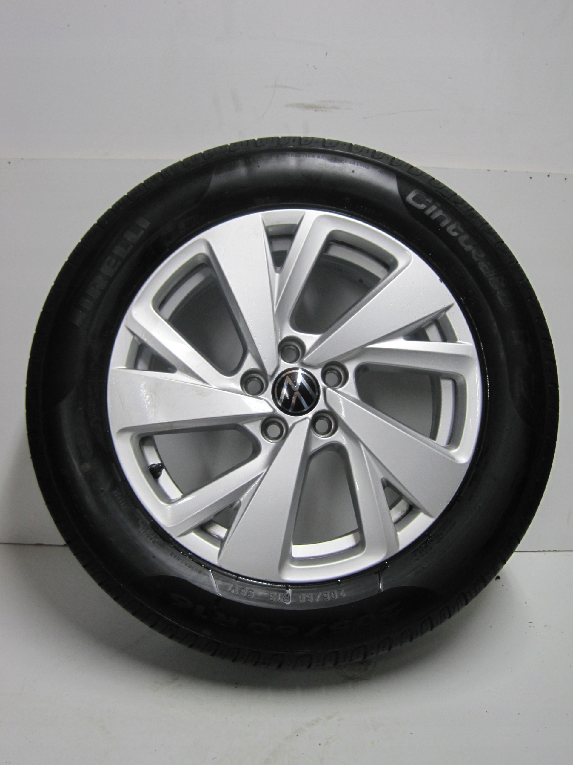wheels discs tyres VW TAIGO 2G7 R16 25r